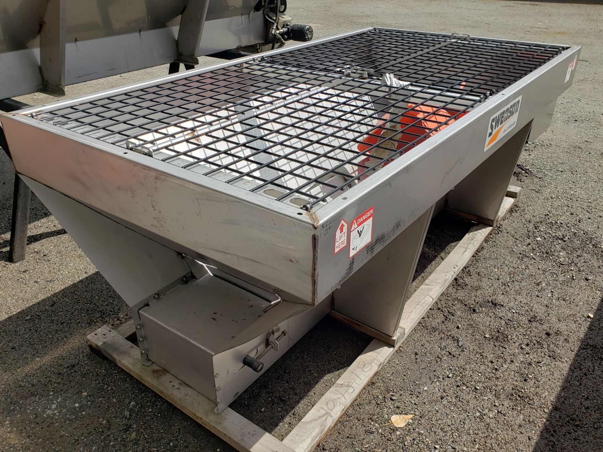 SWENSON SS SPREADER, PV-S, 8', 16S2 B&S, CHN20, GAS PART#00004-308-0312, S/N 0918-7623 UNUSED - Image 2 of 5