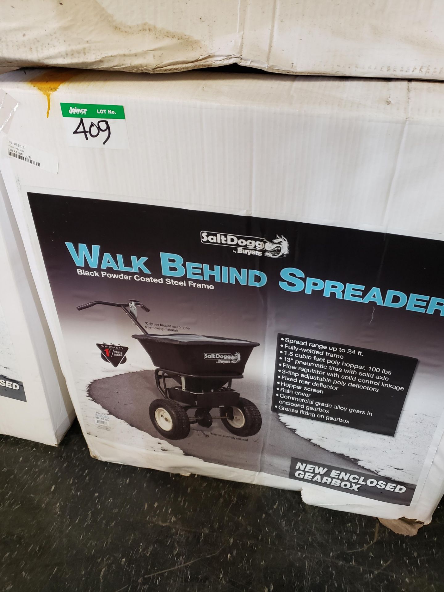 SALT DOGG WALK BEHIND SPREADER