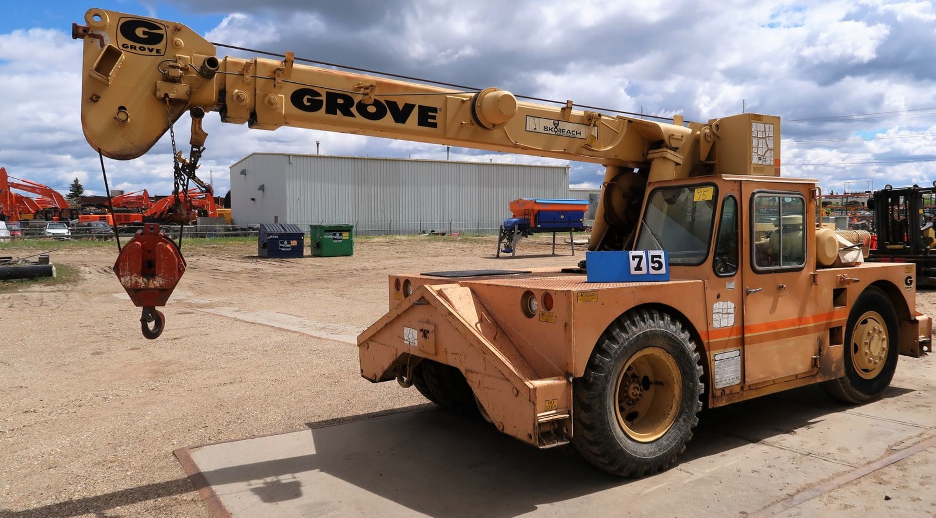 Lot 75 - GROVE CARRY DECK CRANE, MOD. IND36, 7.5T CAP, DIESEL, S/N 61099