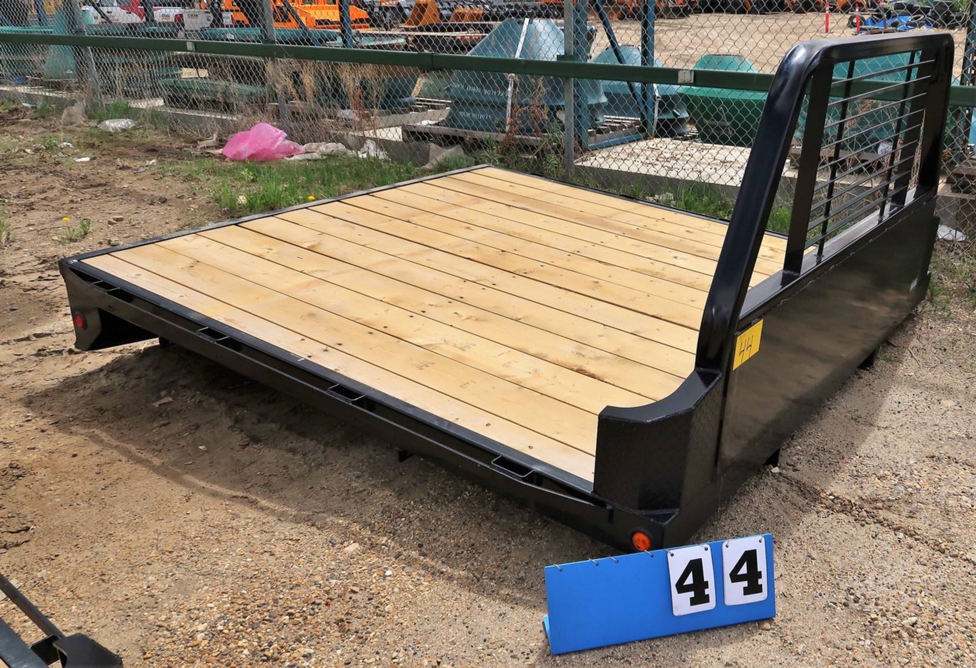 2019 DOUBLE A TRUCK DEC, BOX OFF, 8.5' DECK WOOD DECKING S/N 2DATDOK1049