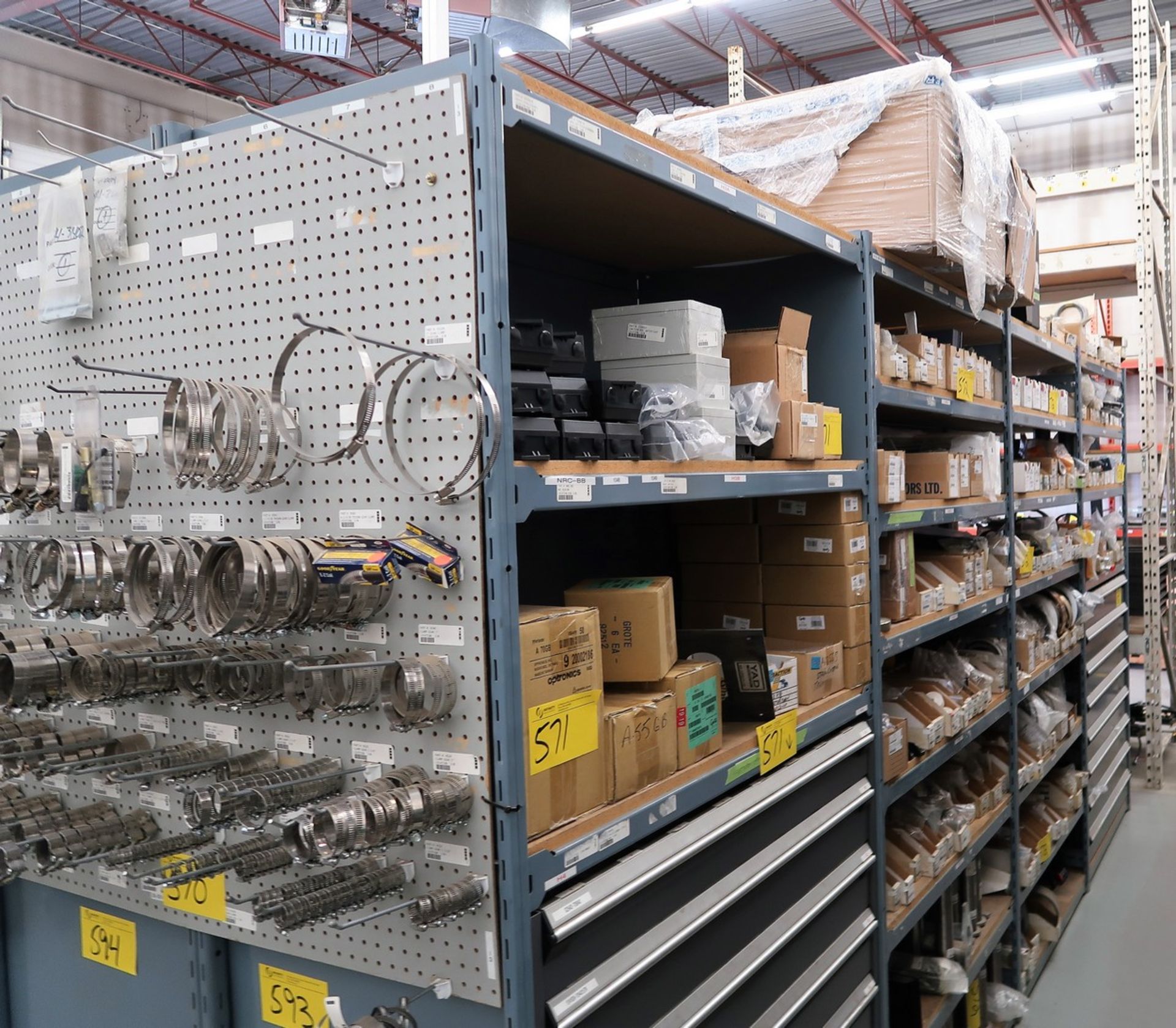 4 SECTION OF EZIRACK SHELVING