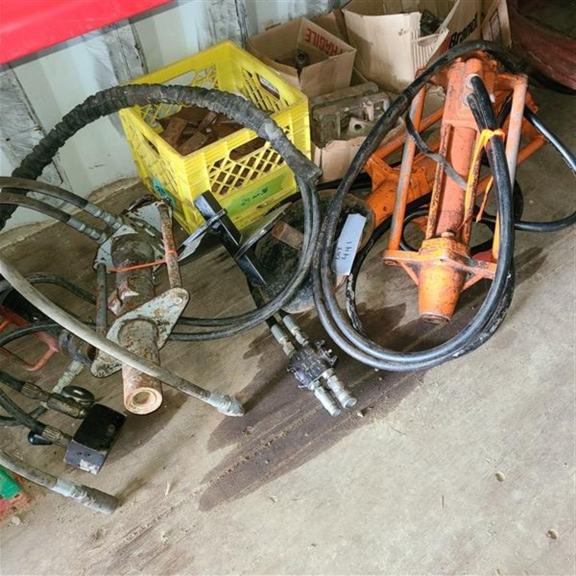 CONTENTS OF BLUE SEACAN CONTAINER, REEL OF ROPE, TIRES, SLINGS ETC. - Image 14 of 15