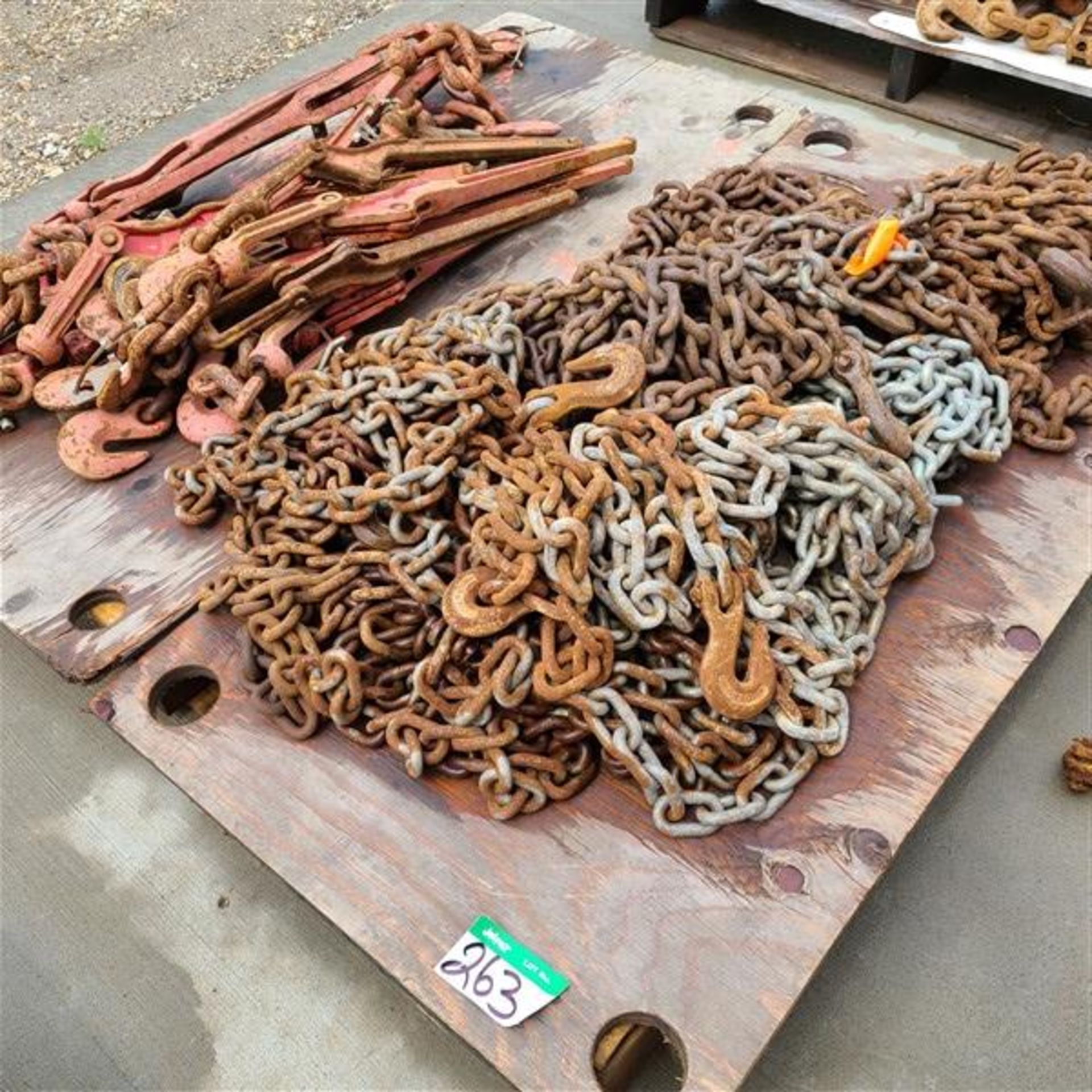 PALLET OF CHAINS & LOAD BINDERS