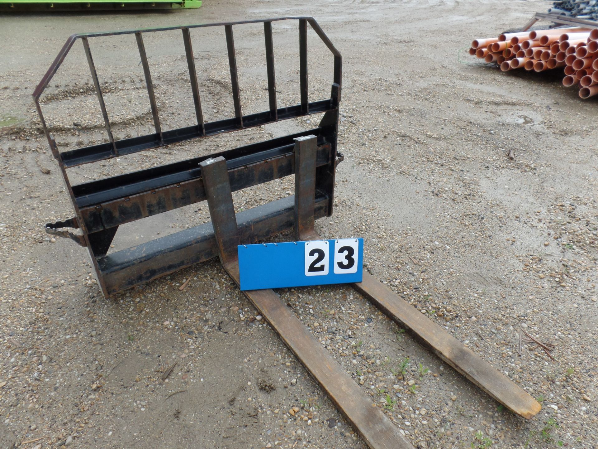 SKID STEER PALLET FORKS ATTACHMENT