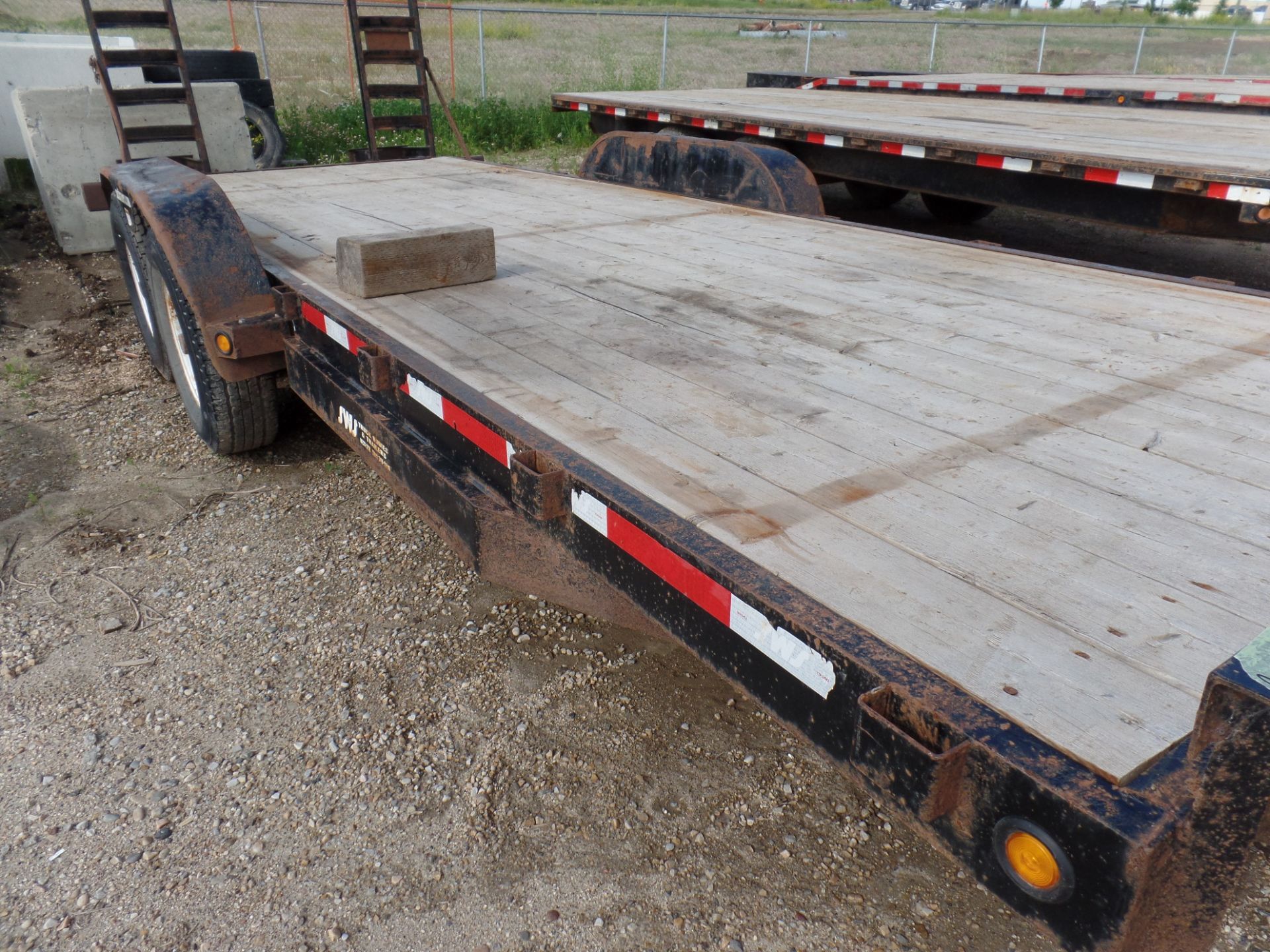 SWS 20' EQUIPMENT TRAILER, T/A, ELEC. BRAKES, FOLD UP RAMPS VIN: 4UGFG3634ED025271 - Image 5 of 5