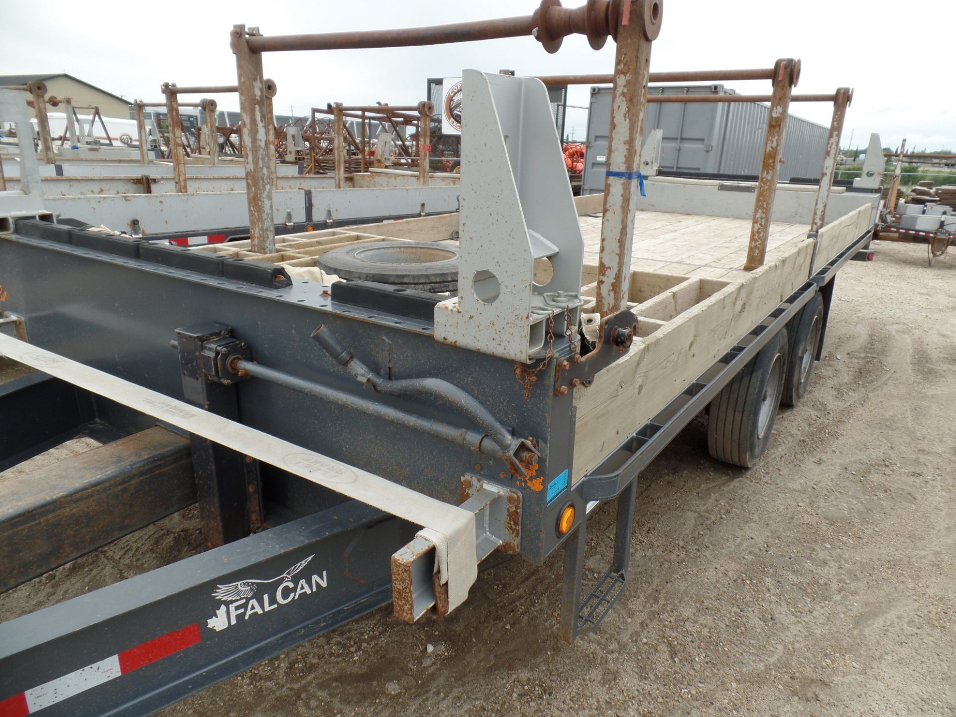 2017 FALCAN TD210 POLE TRAILER, 25' DECK, TELESCOPING 60' POLE CAP, 3 REEL STANDS, 2, 10,000 LB - Image 4 of 8