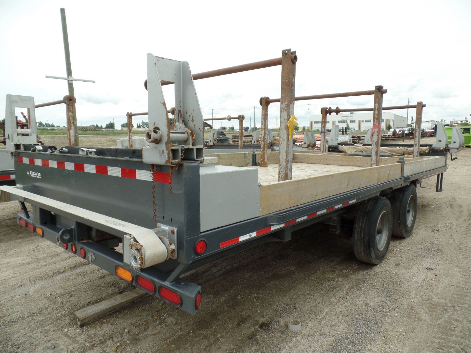 2017 FALCAN TD210 POLE TRAILER, 25' DECK, TELESCOPING 60' POLE CAP, 3 REEL STANDS, 2, 10,000 LB - Image 7 of 8