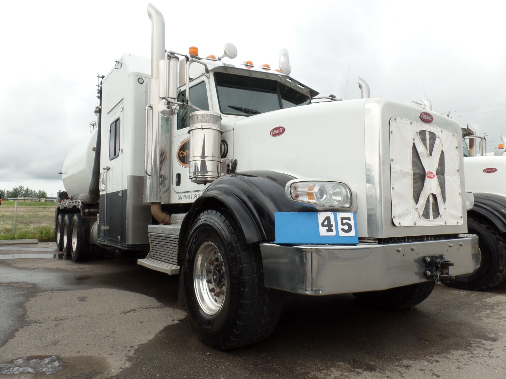 2015 PETERBILT 367 TRI DRIVE HYDRO VAC TRUCK, 148,044 KM., CUMMINS ISX15, 550 HP, ENGINE BRAKE, - Image 12 of 27