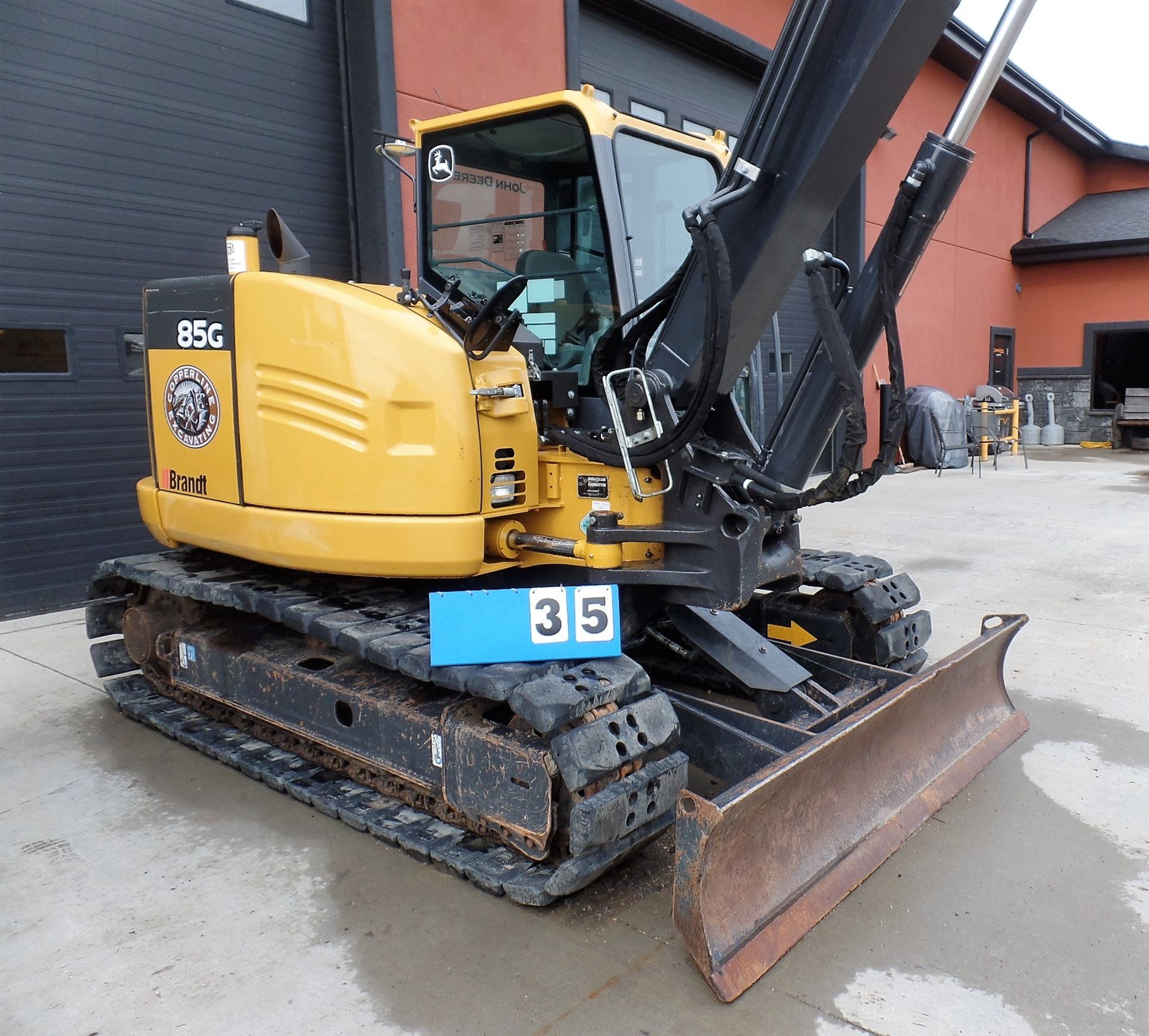 2017 JOHN DEERE MIDI EXCAVATOR 85G, 7' STICK, SWING AWAY BOOM, AUX. HYD. PLUMBING, DOZER BLADE, A/ - Image 3 of 15