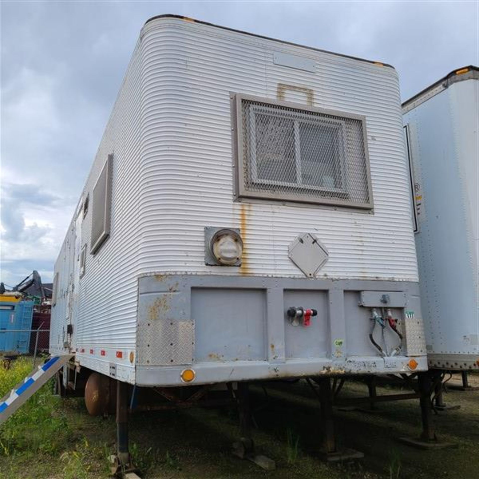 48' T/A DRY VAN W/SIDE DOOR & STAIRS