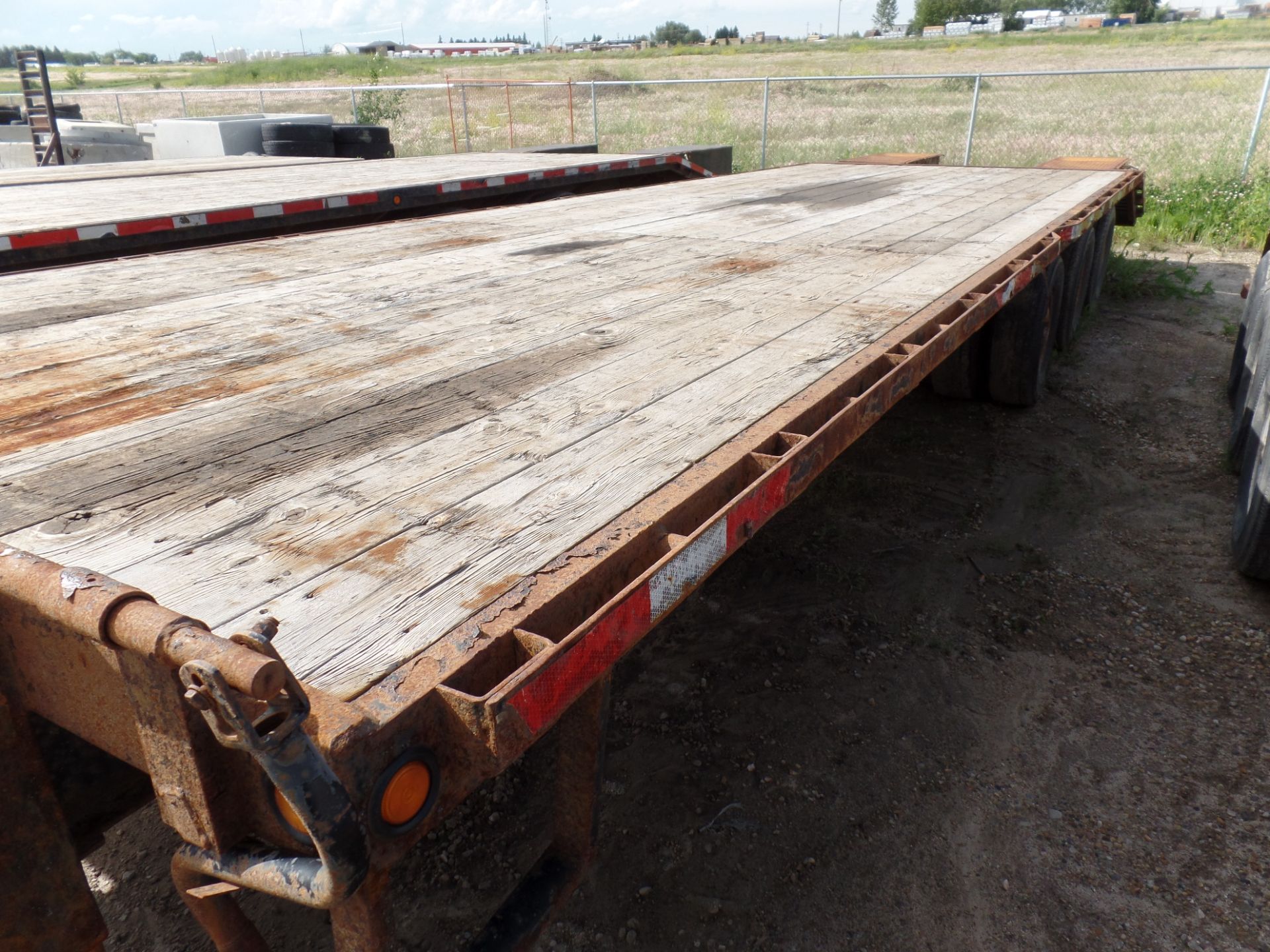 2013 SWS 24' TANDEM TRI AXLE EQUIPMENT TRAILER, BEAVERTAIL W/FOLD OVER RAMPS, S/N 4UGFP3033ED024685 - Image 4 of 8