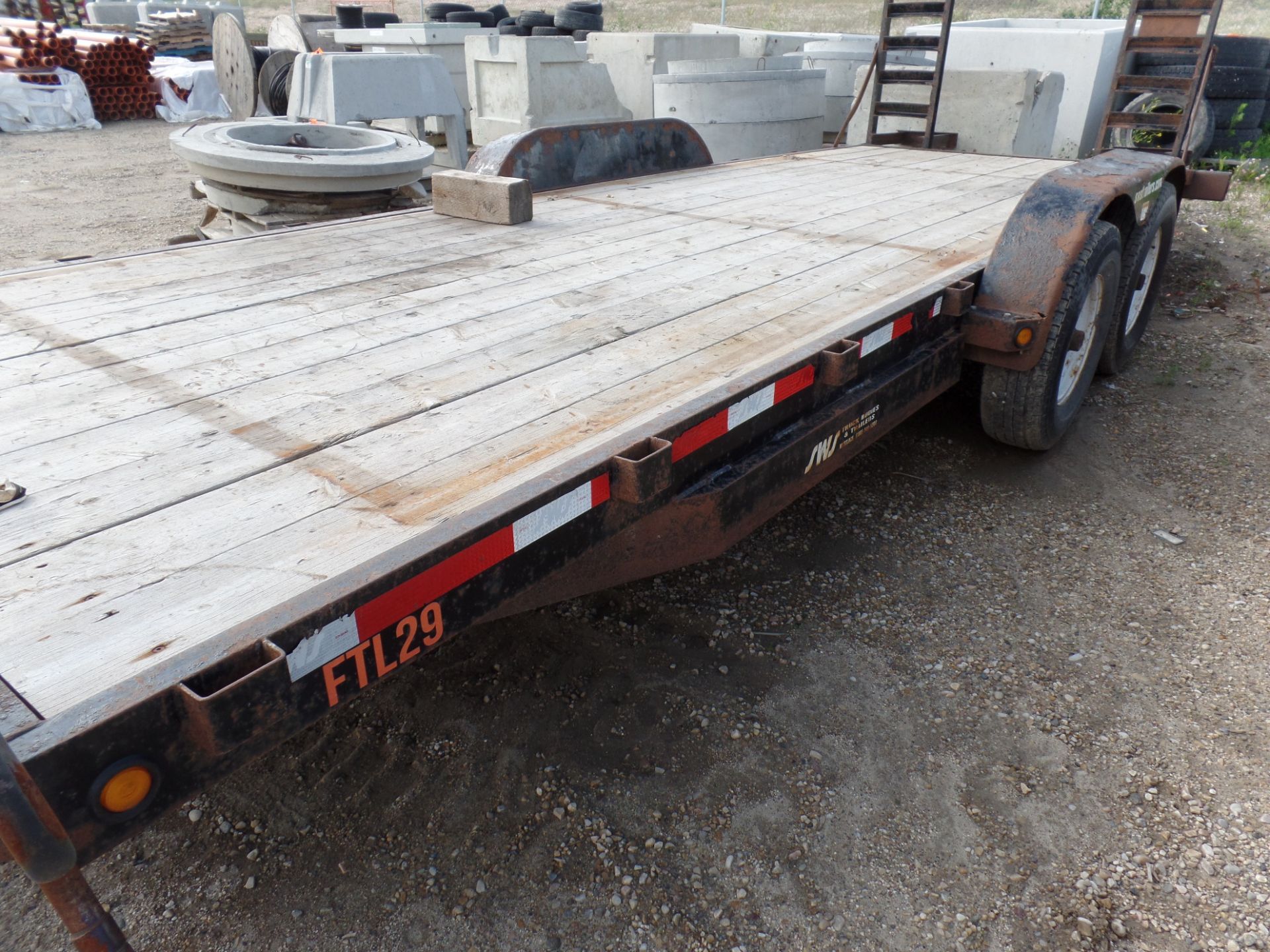 SWS 20' EQUIPMENT TRAILER, T/A, ELEC. BRAKES, FOLD UP RAMPS VIN: 4UGFG3634ED025271 - Image 3 of 5