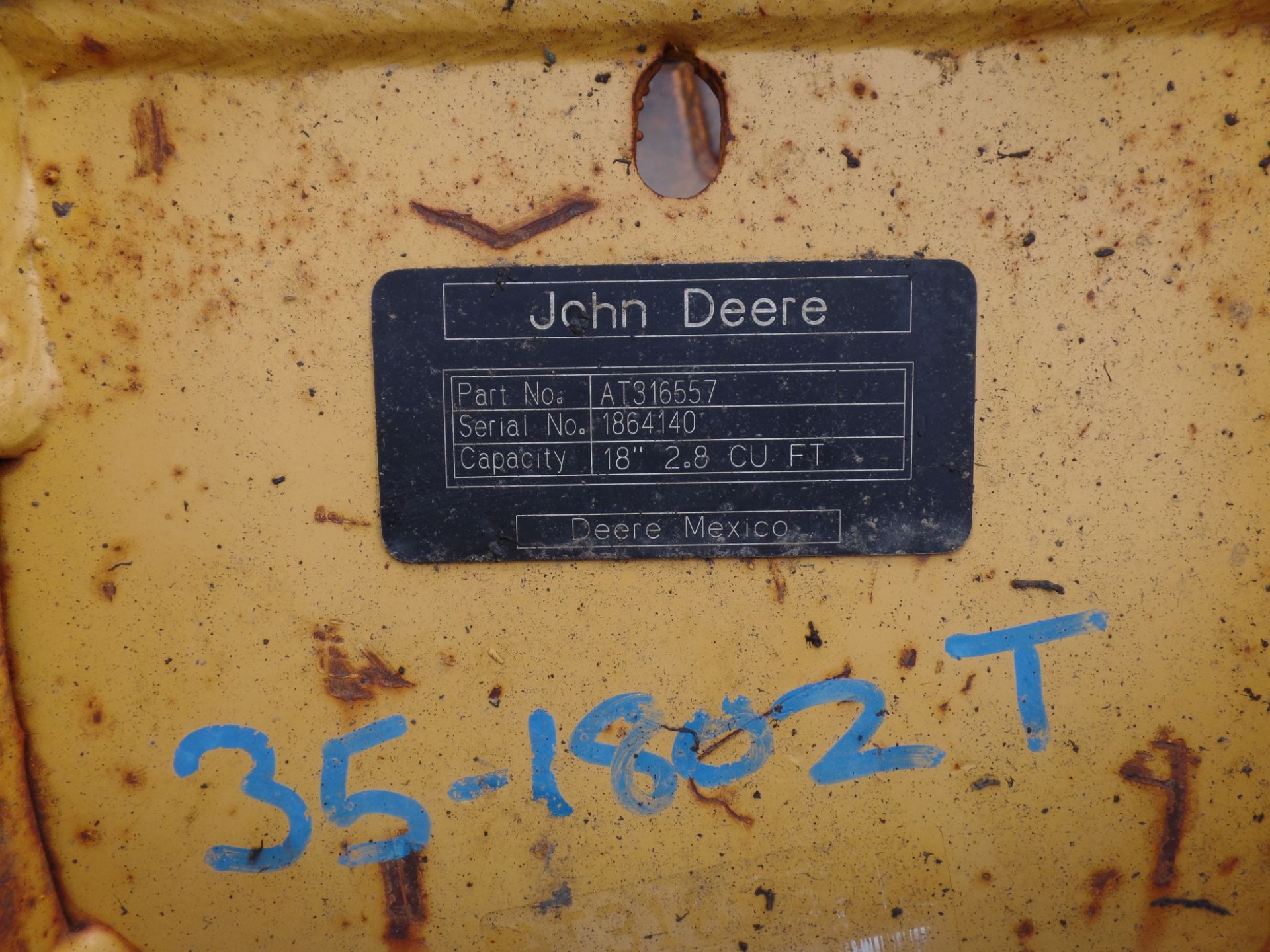 JOHN DEERE EXCAVATOR BUCKET - PART# AT316557, SIZE 18" 2.8 CU. FT - Image 3 of 3