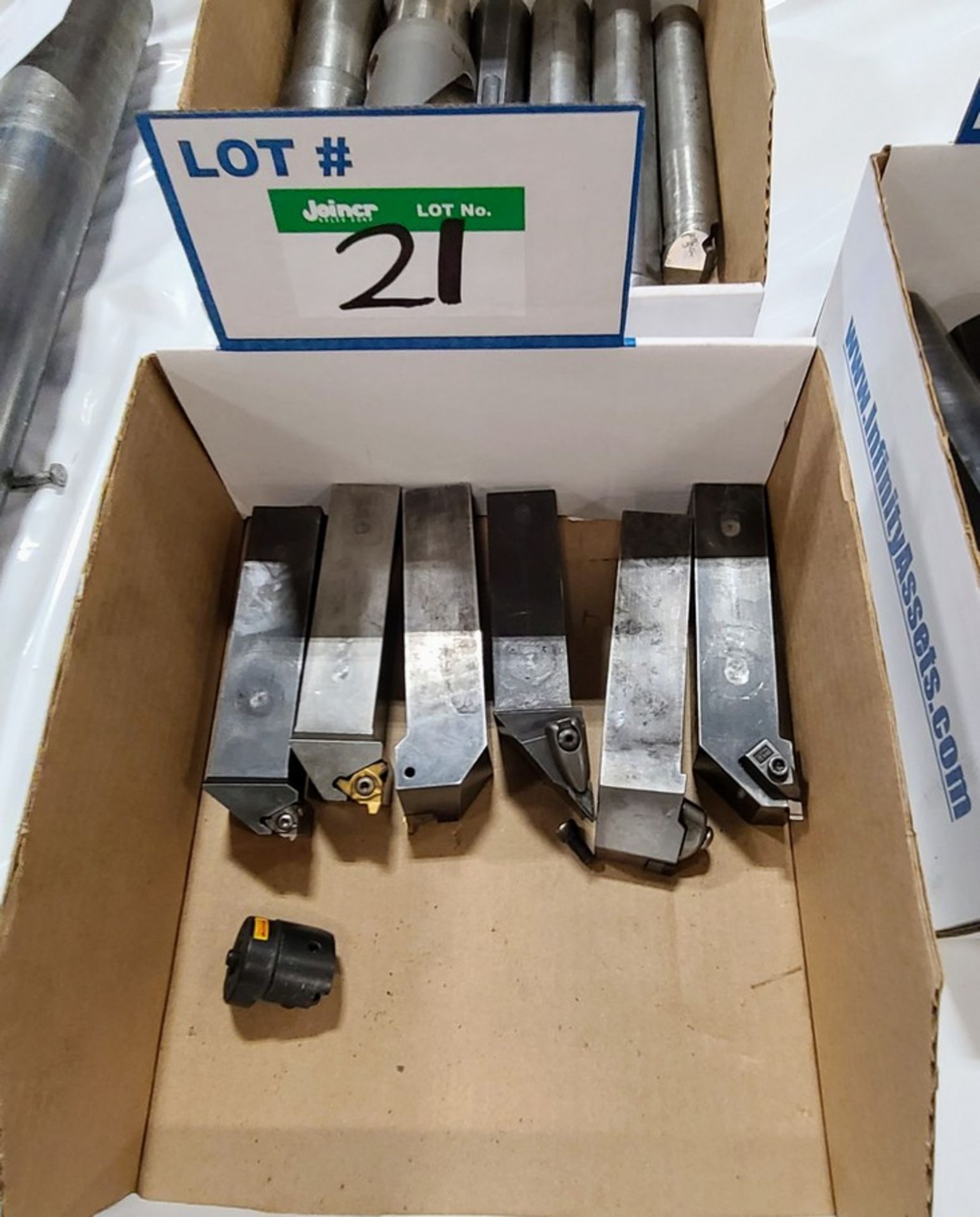 LOT OF TURNING INSERT TOOL HOLDERS