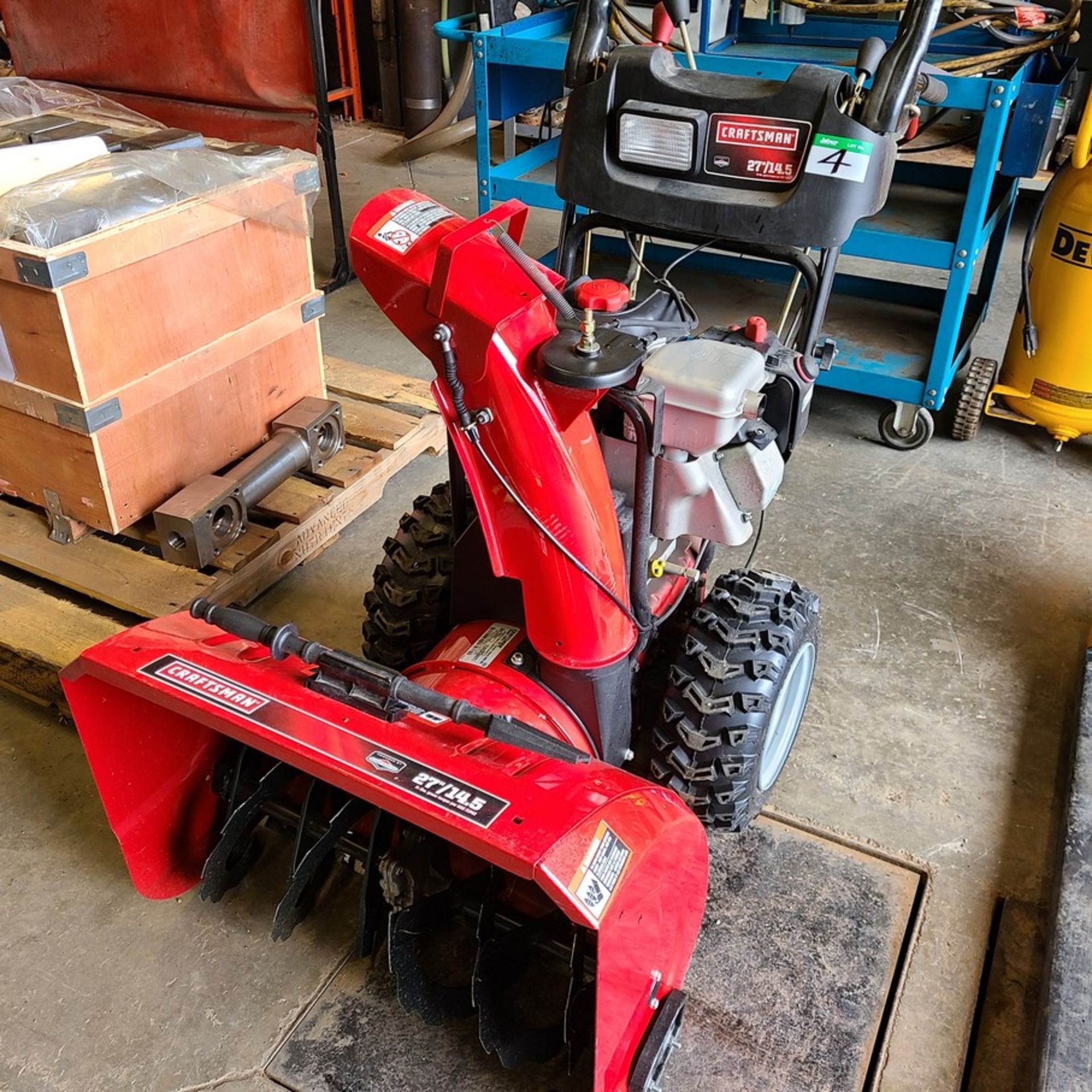 CRAFTSMAN 27"/14.5 SNOW BLOWER W/B&S 1450 GAS ENGINE