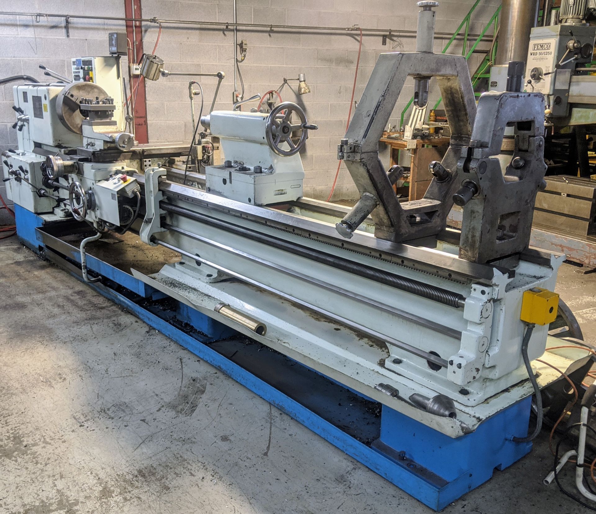 TOS SN71C Lathe, 28” x 120”, Mitutoyo 2-Axis DRO, 16” 3-Jaw Chuck, 3” Bore, Speeds to 1,000 RPM, - Image 2 of 15