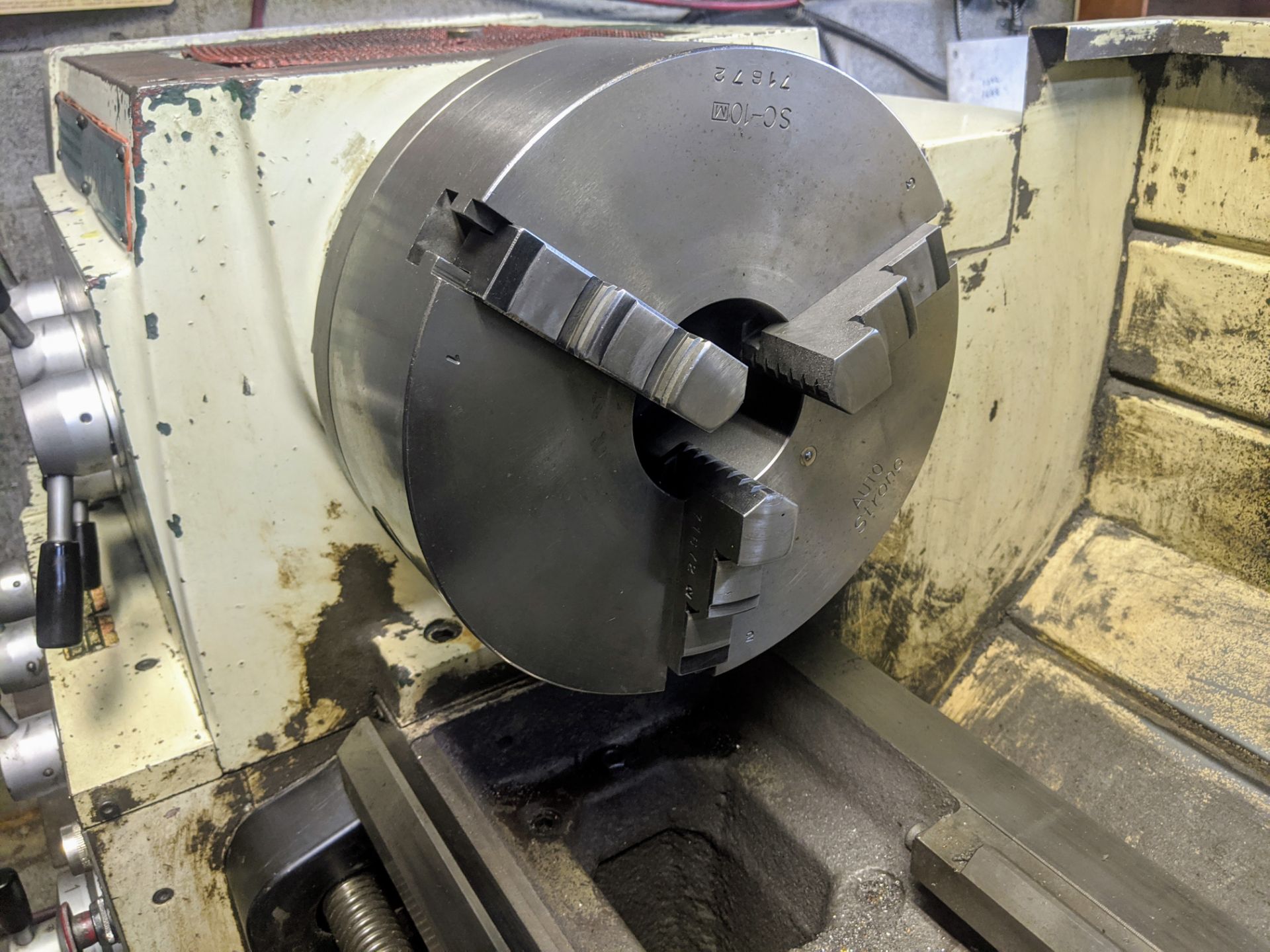 ECOCA SJ-1840G Lathe, 18” x 40”, 10” 3-Jaw Chuck, 2.25” Bore, Speeds to 2,000 RPM, Tailstock, Tool - Image 3 of 11