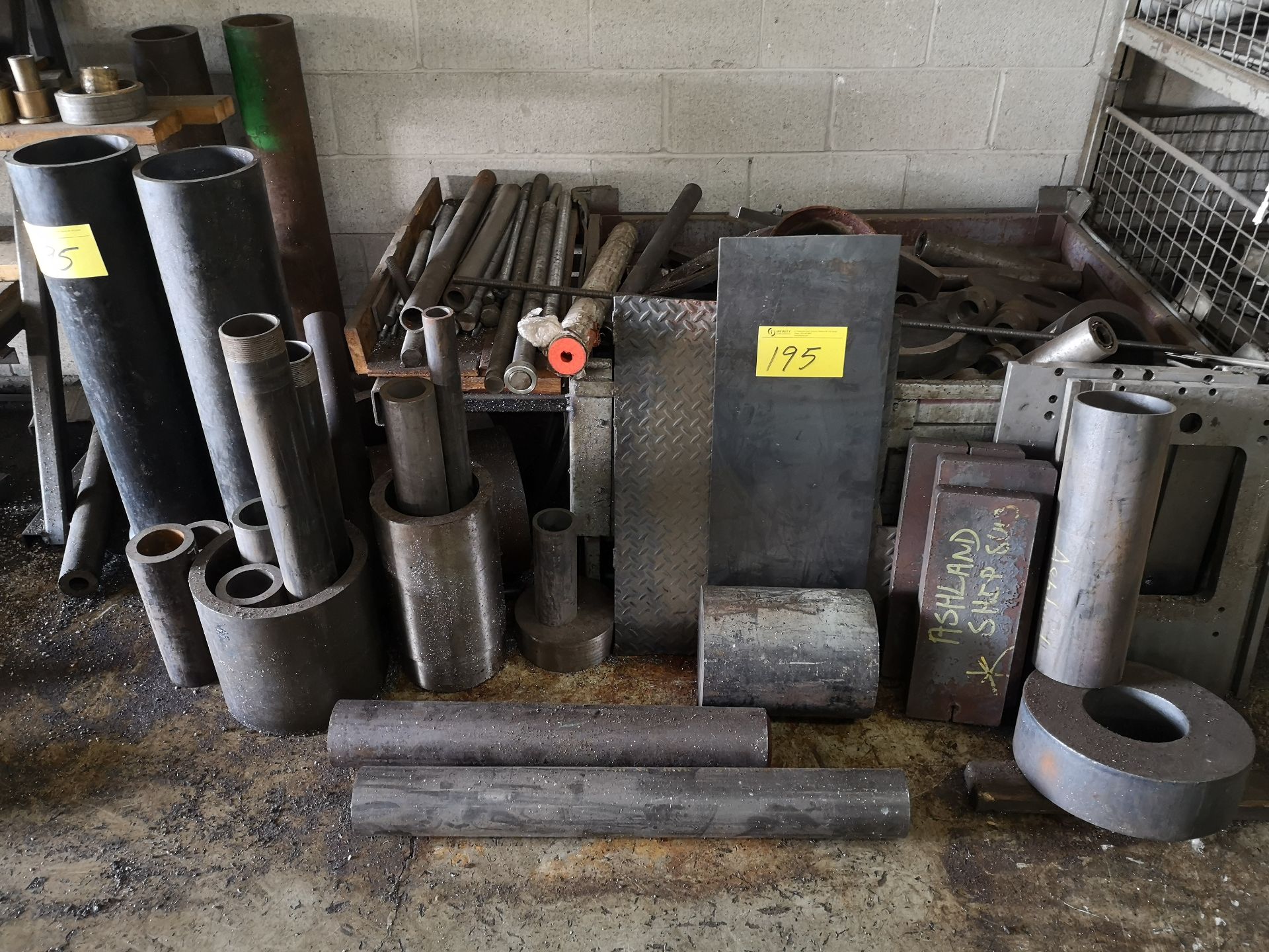 LOT STEEL OFFCUTS AND SCRAP