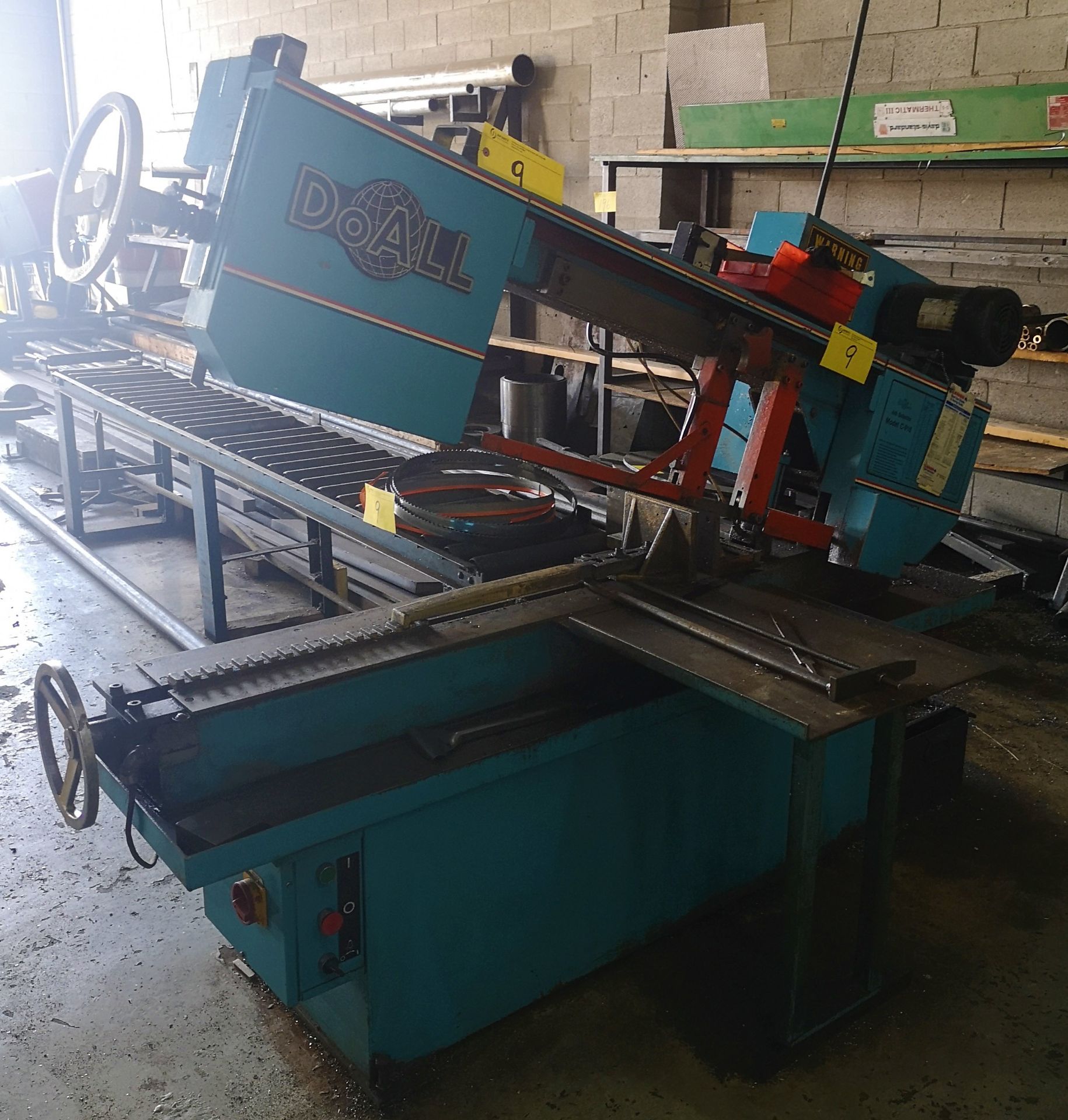 DO-ALL C-916 HORIZONTAL BANDSAW, S/N 470-89611 W/ 10' CONVEYOR AND (2) EXTRA BLADES - Image 8 of 8