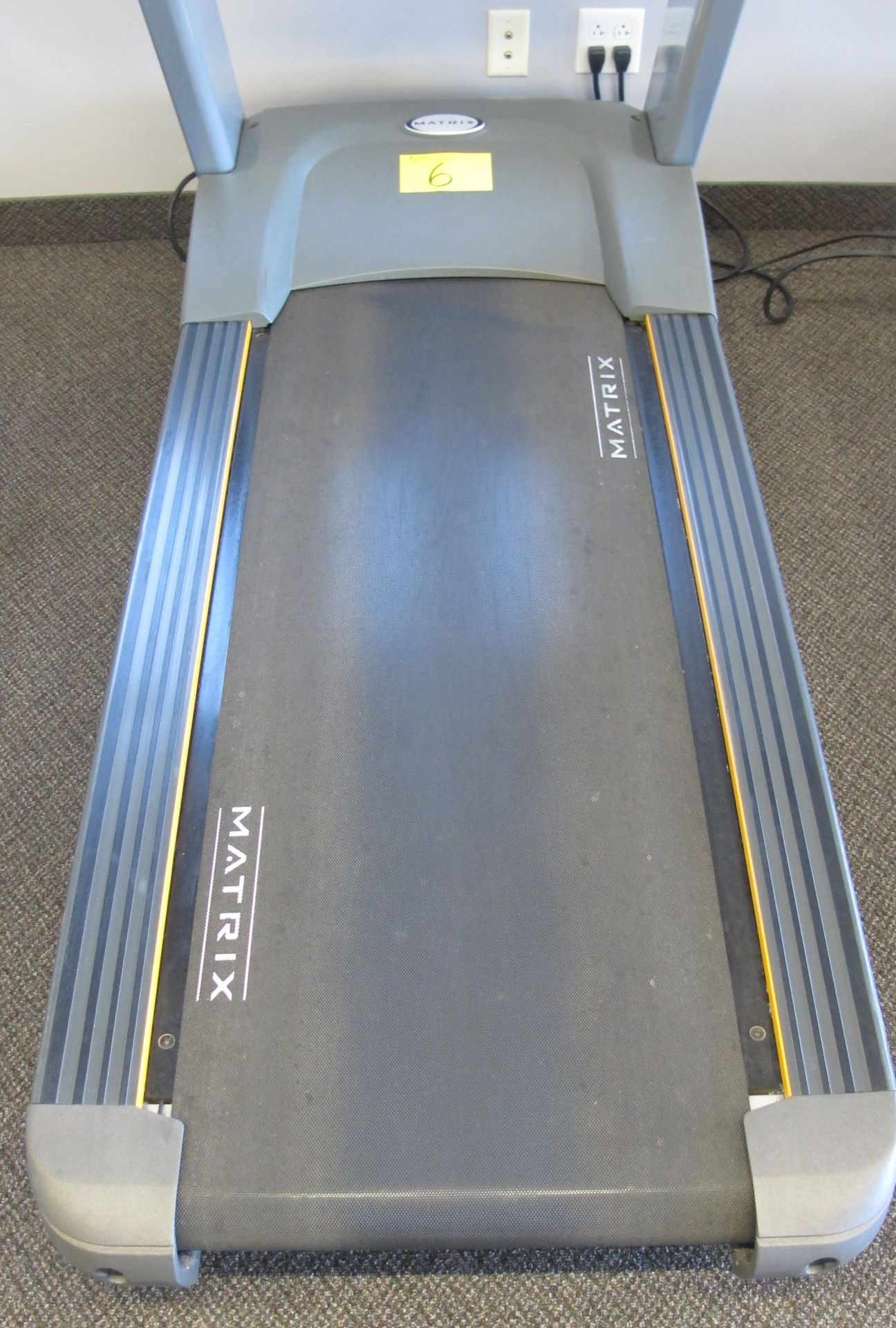 MATRIX T-5X-7X-03-F Ultimate Deck Treadmill w/ Incline, Digital Display, TV Screen w/ Satellite - Image 5 of 11