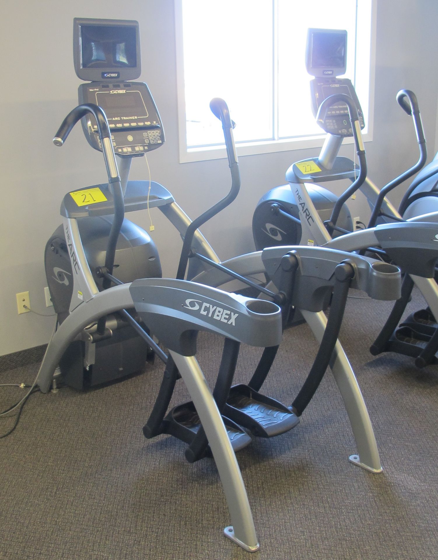 CYBEX "THE ARC" 750AT Arc Trainer w/ TV Screen w/ Satellite Hookup, Digital Display, S/N: - Image 2 of 11