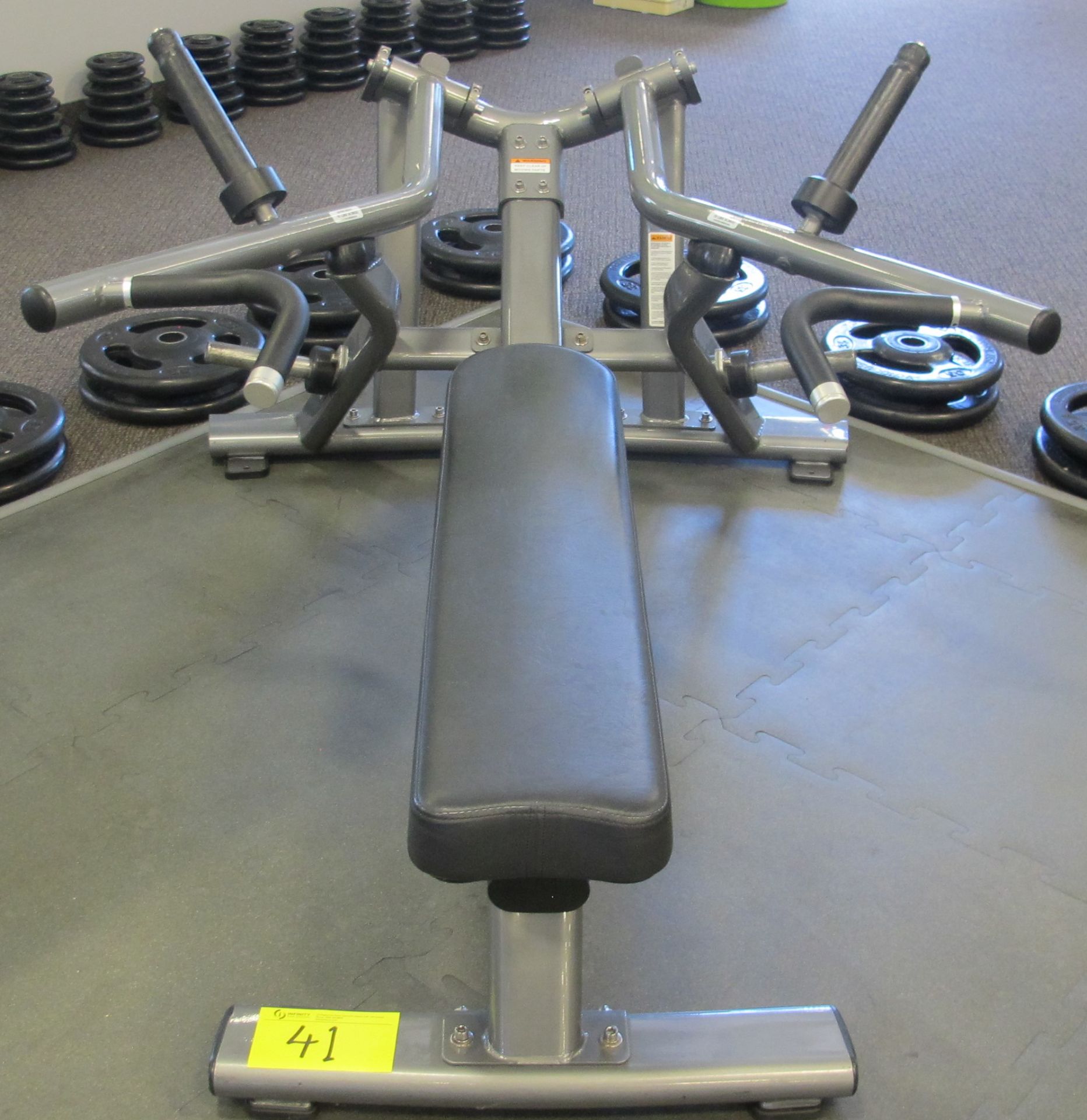 MATRIX Supine Bench Press Machine - Plate Loaded 10lbs Starting Resistance, S/N: G3PL02D1111CA041 - Image 2 of 6