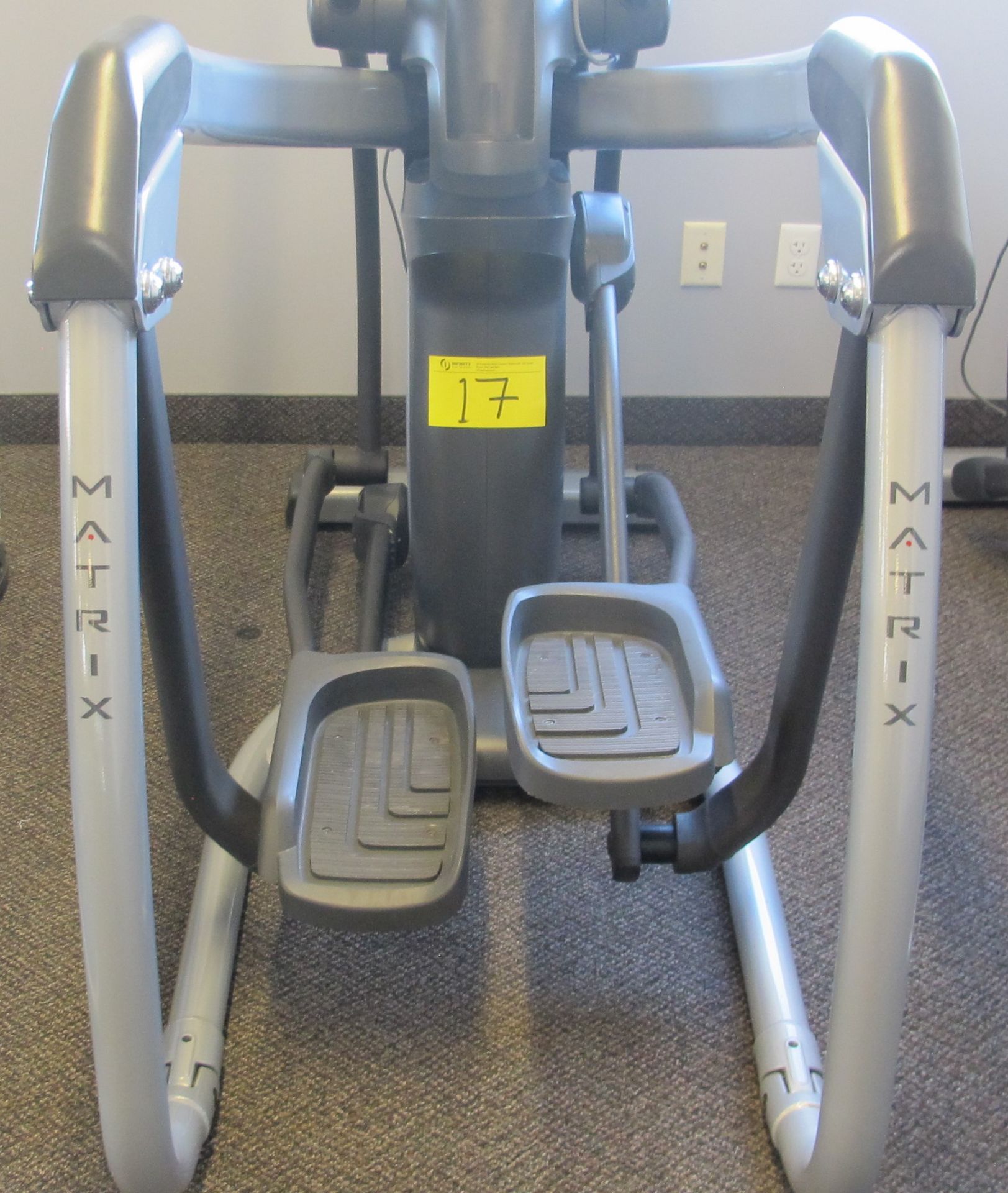 MATRIX E-3X/5X/7X-03-F Elliptical Machine w/ TV Screen W/ Satellite Hookup, HURE-3X-01-C Digital - Image 6 of 13