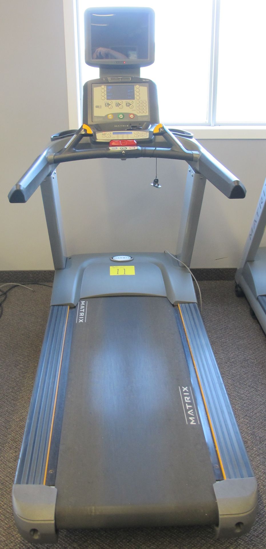 MATRIX T-5X-7X-03-F Ultimate Deck Treadmill w/ Incline, Digital Display, TV Screen w/ Satellite - Image 3 of 11