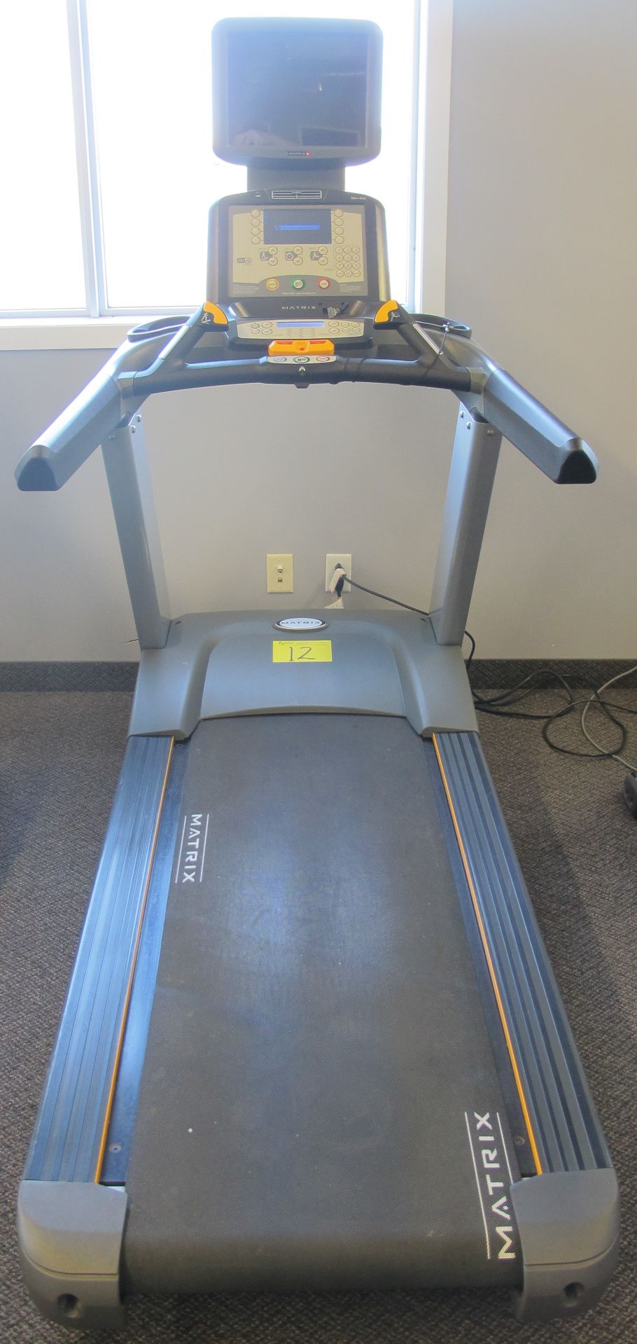 MATRIX T-5X-7X-03-F Ultimate Deck Treadmill w/ Incline, HURE-3X-01-C Digital Display, TV Screen w/ - Image 3 of 11