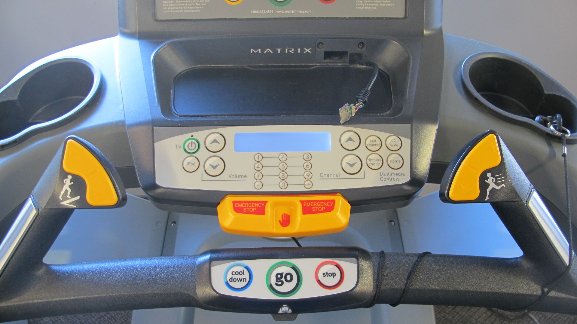 MATRIX T-5X-7X-03-F Ultimate Deck Treadmill w/ Incline, HURE-3X-01-C Digital Display, TV Screen w/ - Image 8 of 11