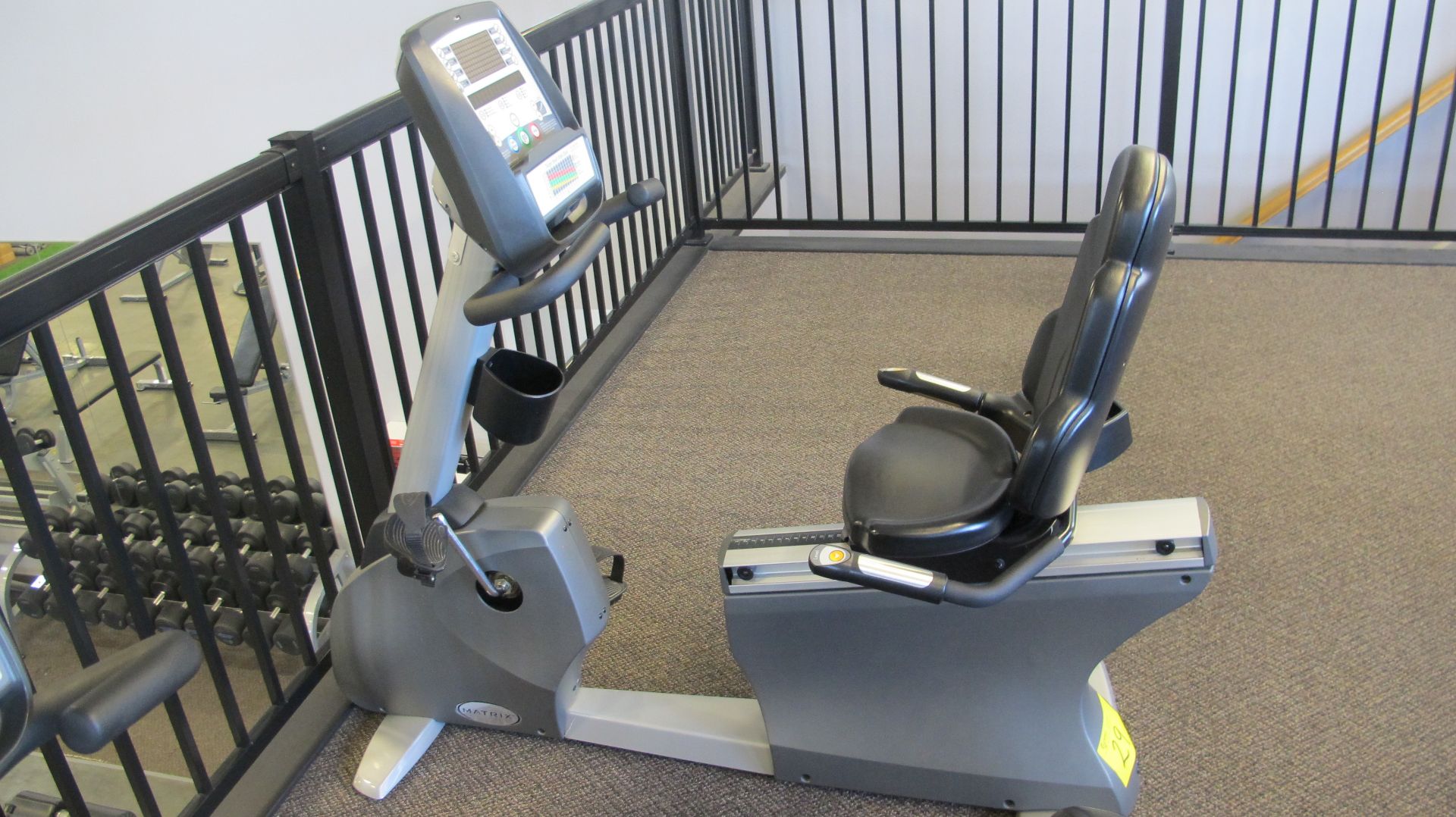 MATRIX R-3X/5X/7X Recumbent Bike w/ HURE-3X-01-C Digital Display, Heart Rate Monitor - Image 6 of 10