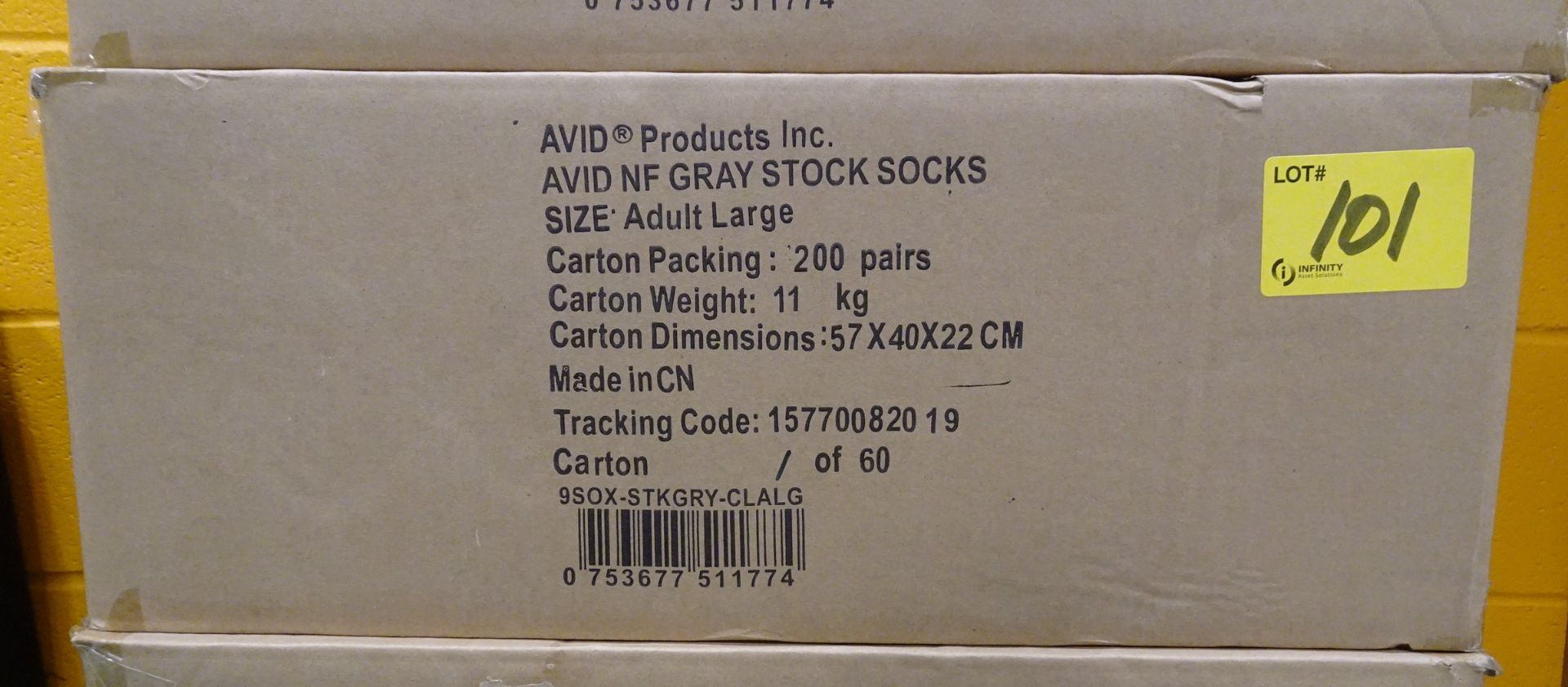 Box of (200) Socks w/ rubber grip, size: Adult Large