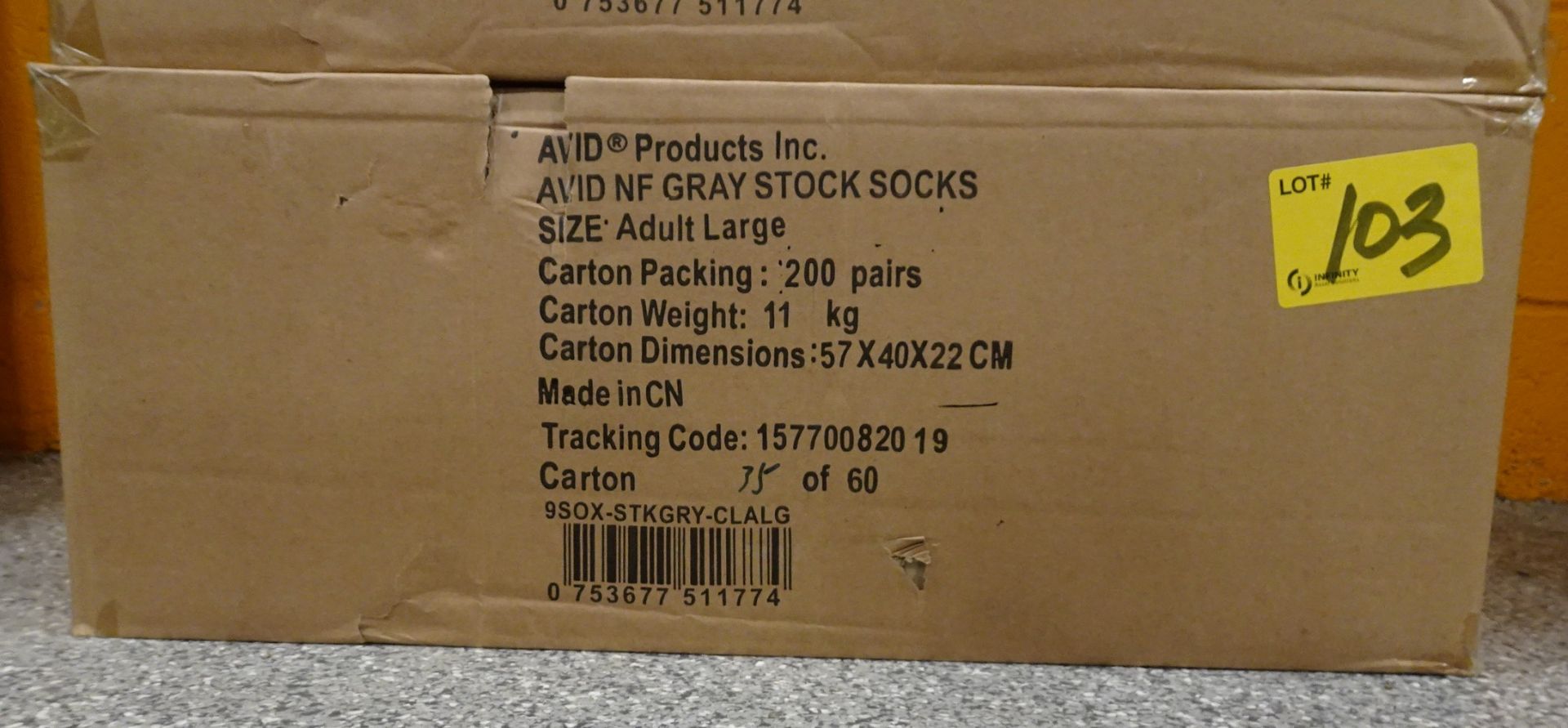 Box of (200) Socks w/ rubber grip, size: Adult Large