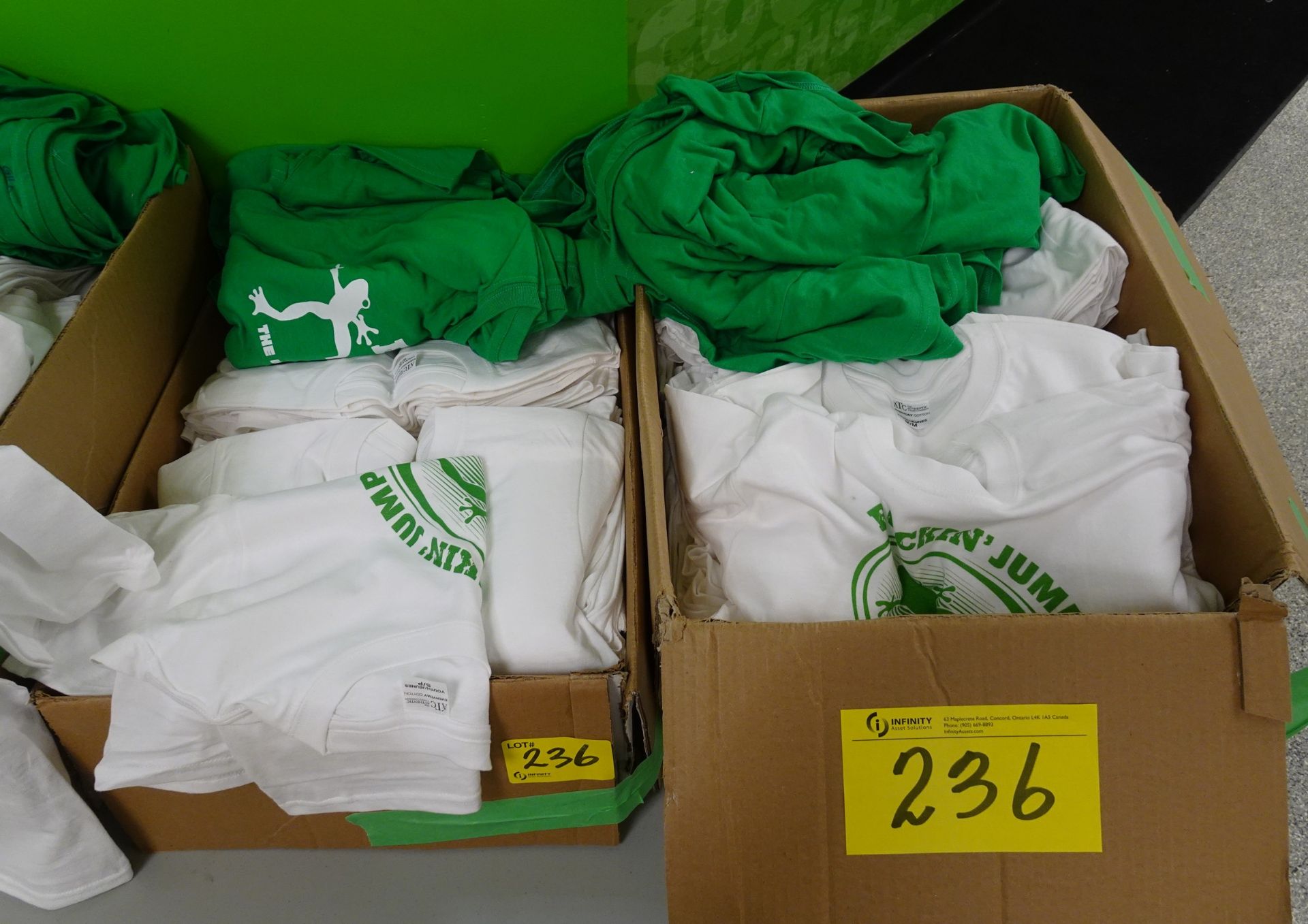 Lot of assorted sizes Rockin' Jump t-shirts (approx 150) w/ folding table - Image 4 of 4