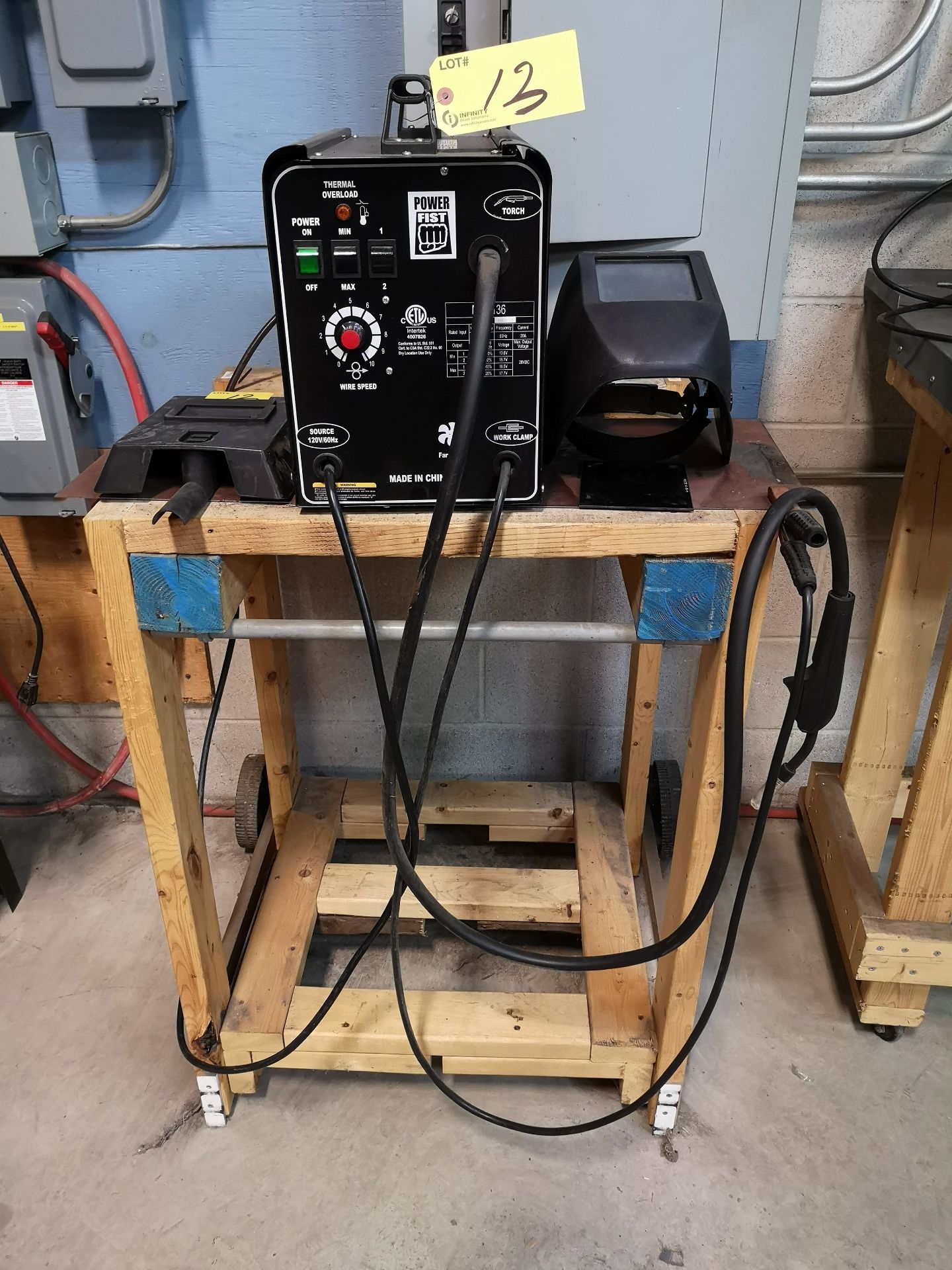 POWERFIST AC MIG 136 WELDER