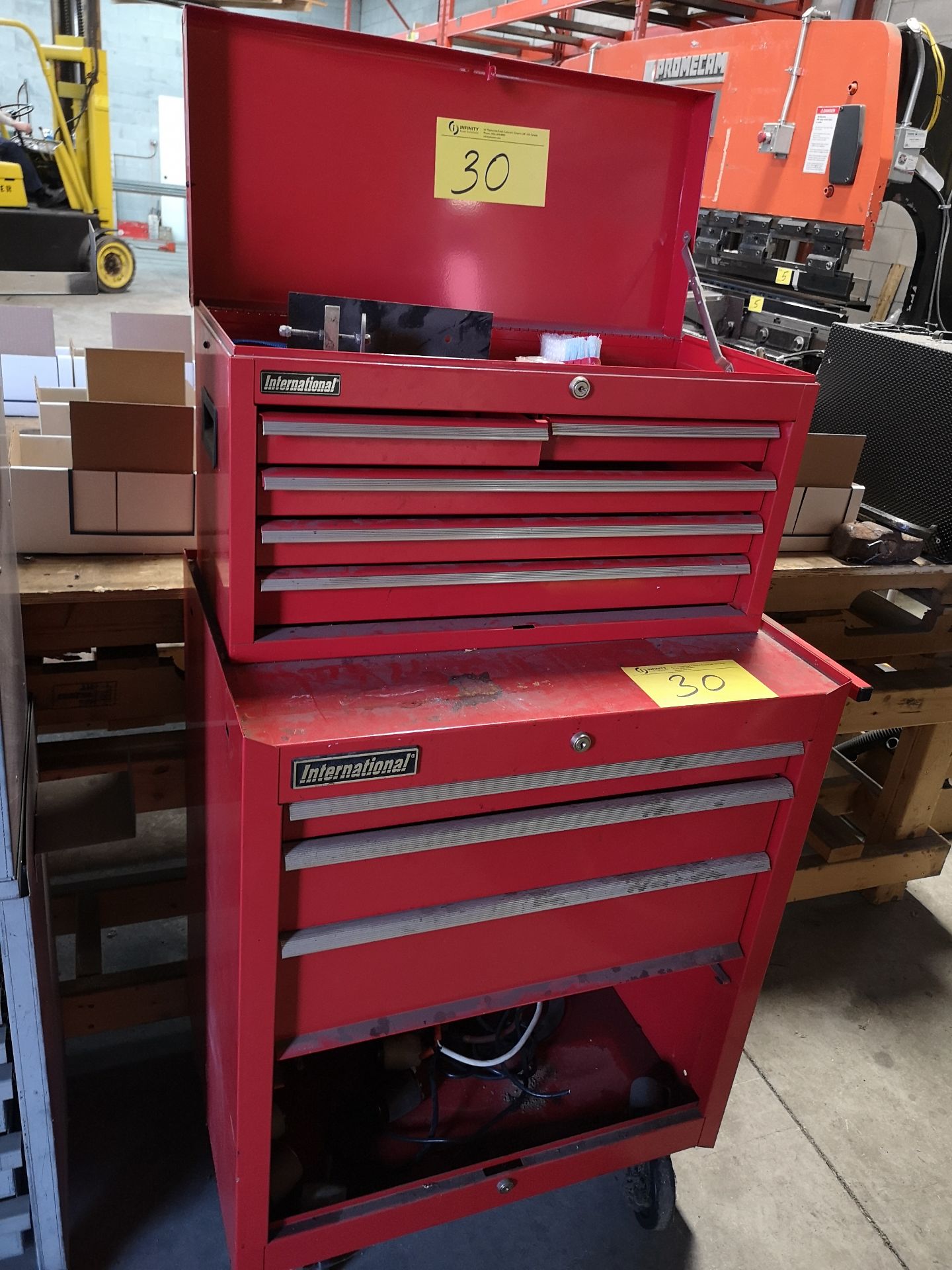 PORTABLE INTERNATIONAL TOOL CHEST