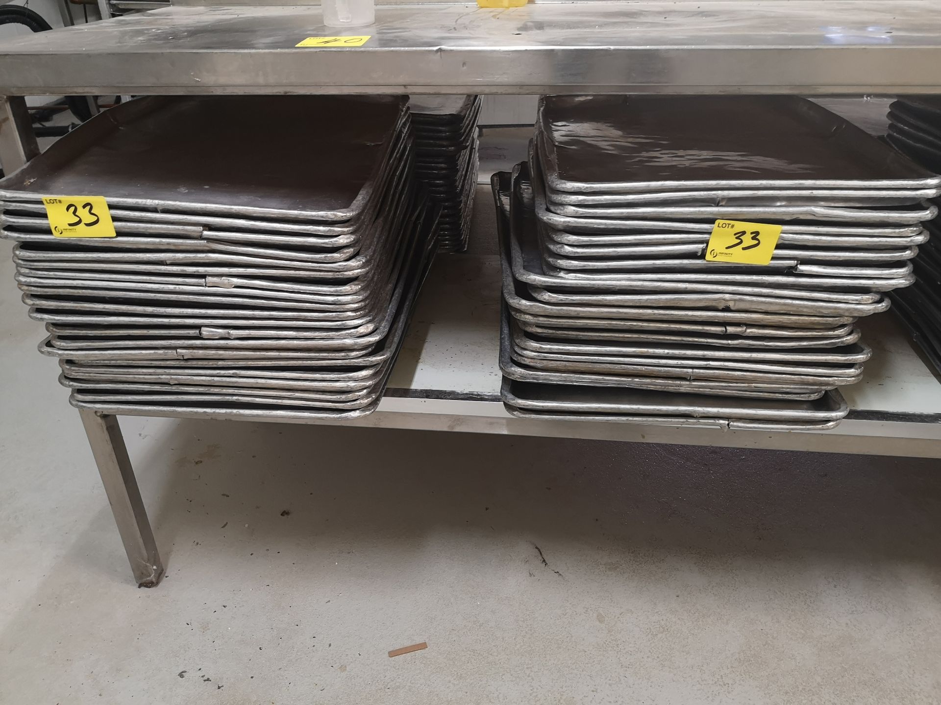 LOT (40) ALUMINUM BAKER'S TRAYS