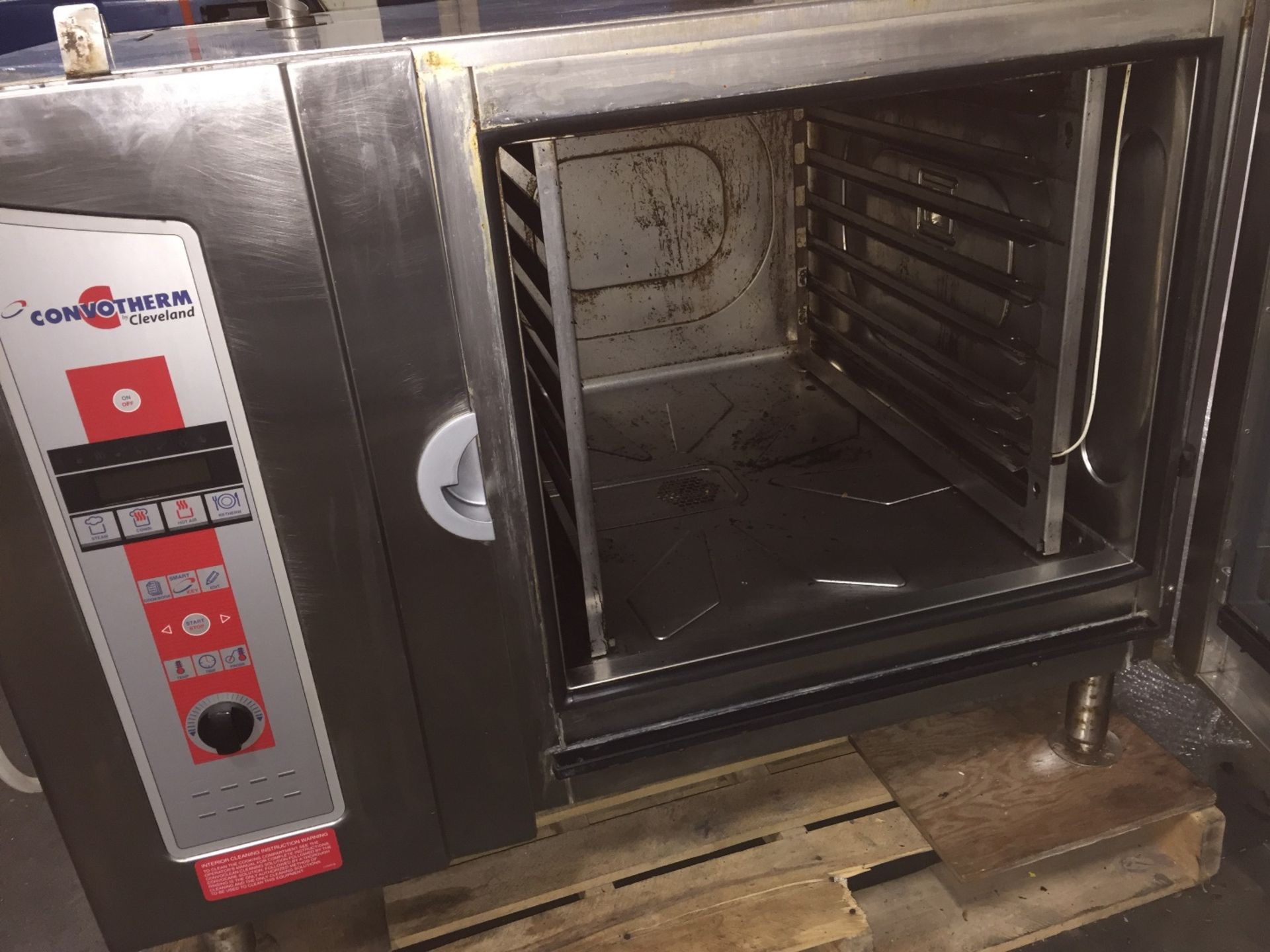 CLEVELAND MODEL OES-6.20 COMBINATION CONVECTION OVEN/STEAMER W/ SIMPLE TO OPERATE PROGRAMMABLE - Image 2 of 6