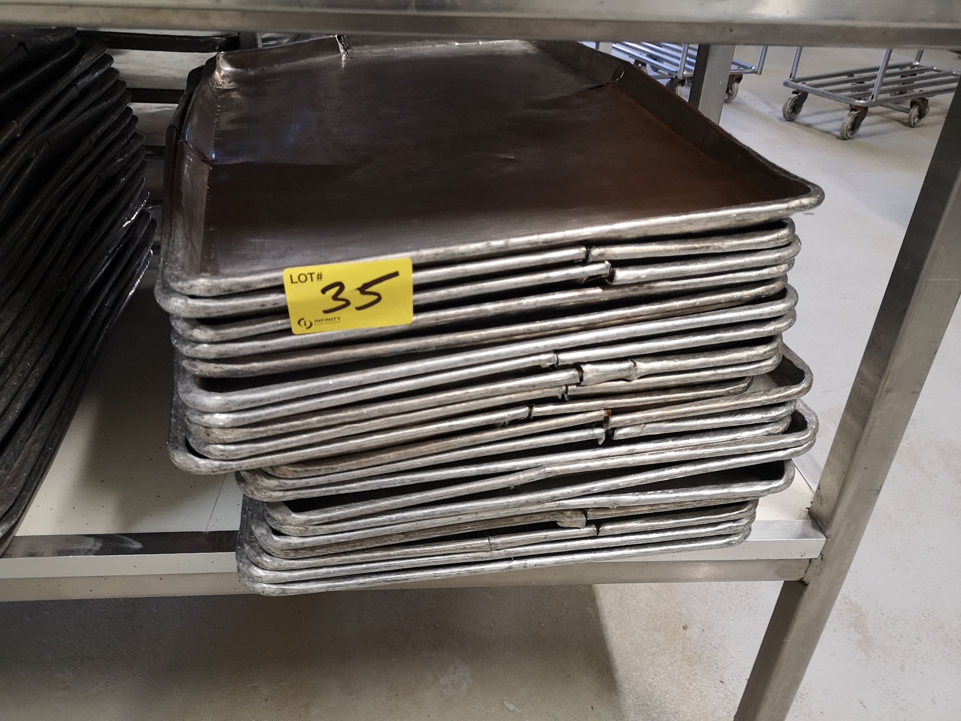 LOT (40) ALUMINUM BAKER'S TRAYS