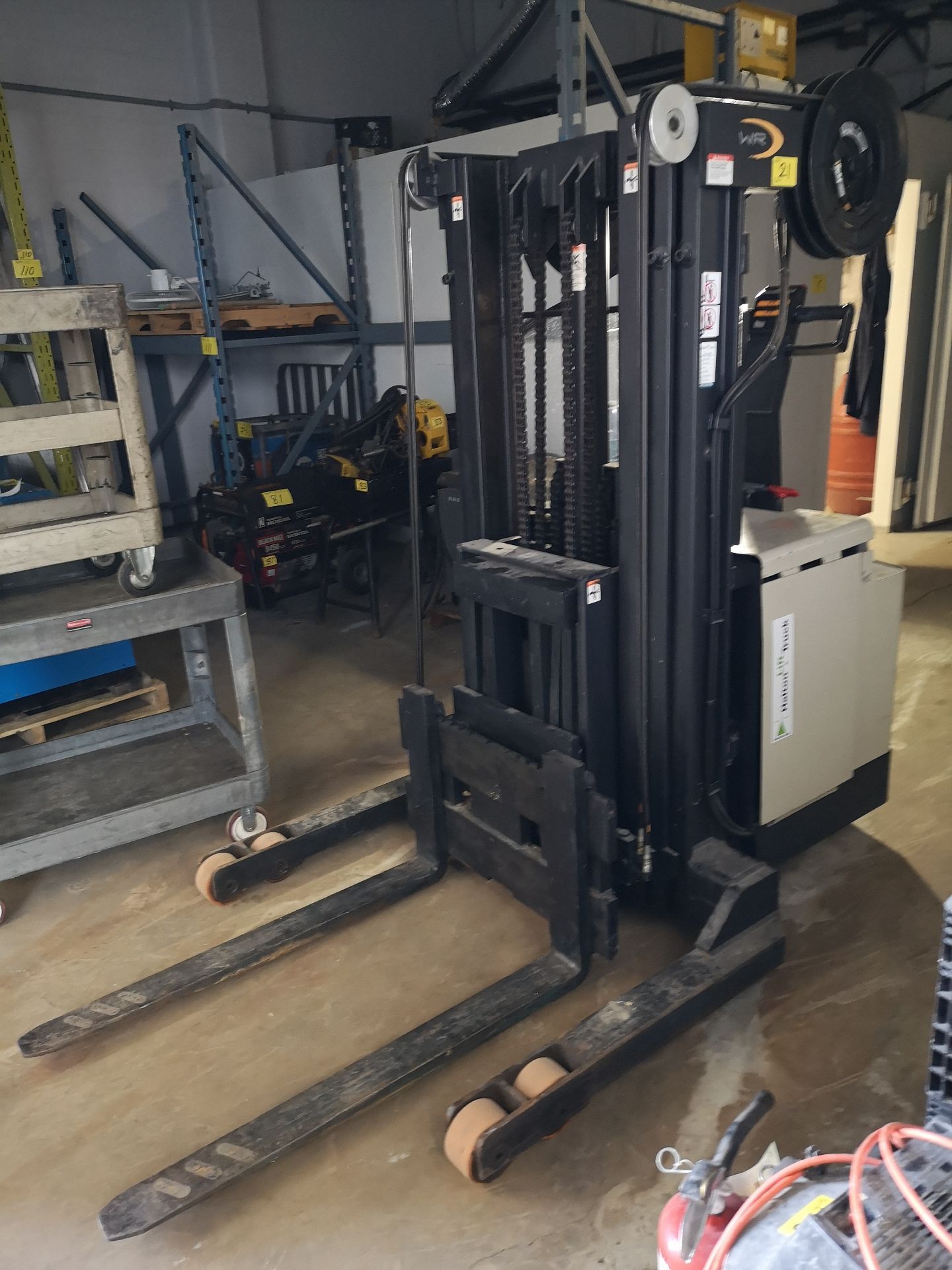 CROWN 30-WRTT 24V ELECTRIC WALKIE, 3,000LB CAP., 156" MAX LIFT, S/N 6A239899 W/ ENERGIC PLUS - Image 3 of 6