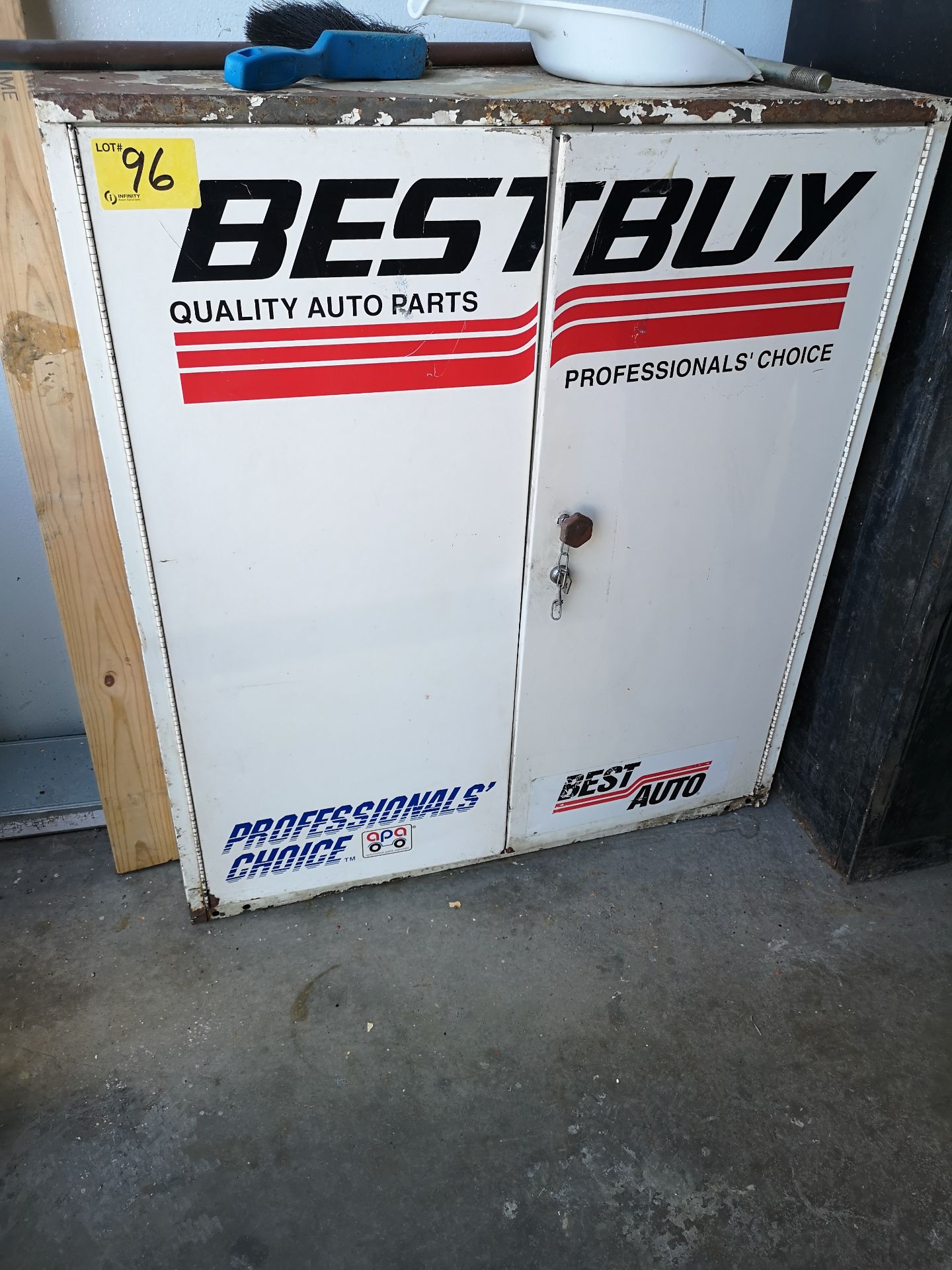 LOT PRO SOURCE SUPPLY CABINET, PARTS CABINET AND PORTABLE TOOLBOX