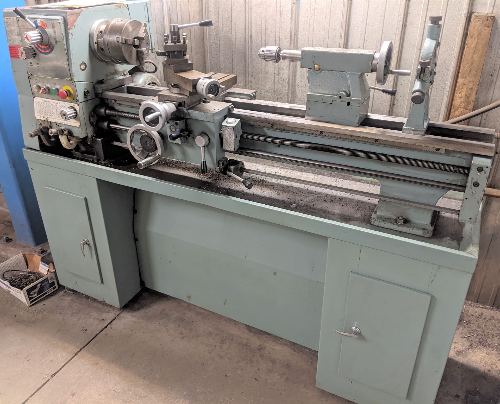 KING KC-1440 LATHE, 14" X 40", 6" 3 JAW CHUCK, 1.5" BORE, TAILSTOCK, STEADY REST, SINGLE PHASE, SN: - Image 3 of 11