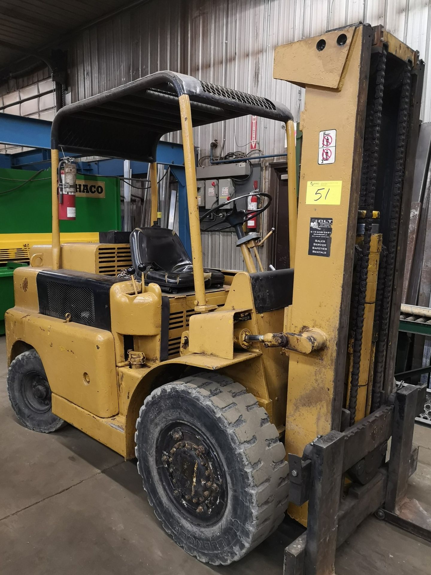 ALLIS CHALMERS FPL70-2PS, GAS FORKLIFT, 6350LB CAP, 2 STAGE MAST, 178" MAX LIFT, 5' FORKS, 2162.3 - Image 3 of 8