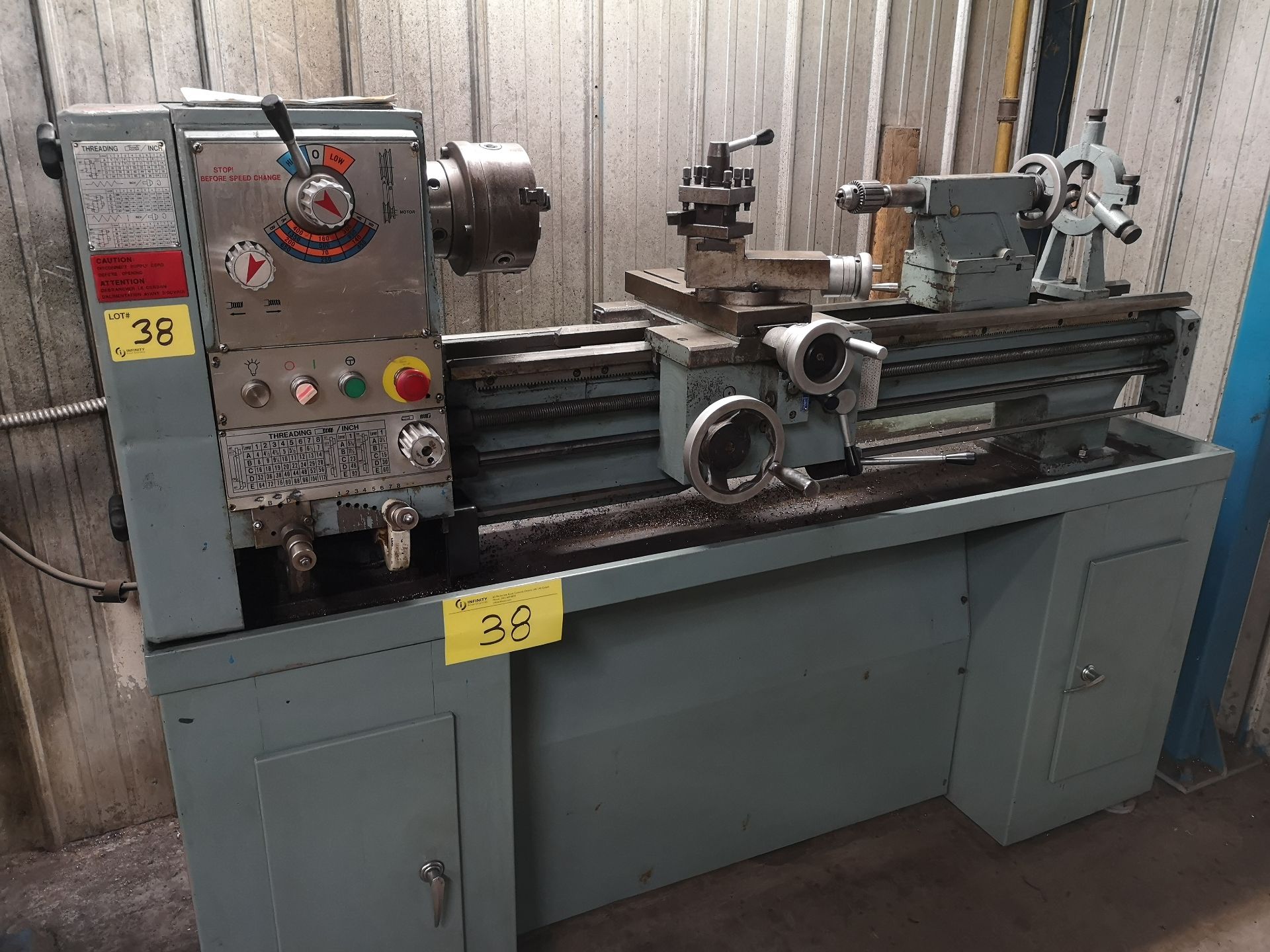 KING KC-1440 LATHE, 14" X 40", 6" 3 JAW CHUCK, 1.5" BORE, TAILSTOCK, STEADY REST, SINGLE PHASE, SN: