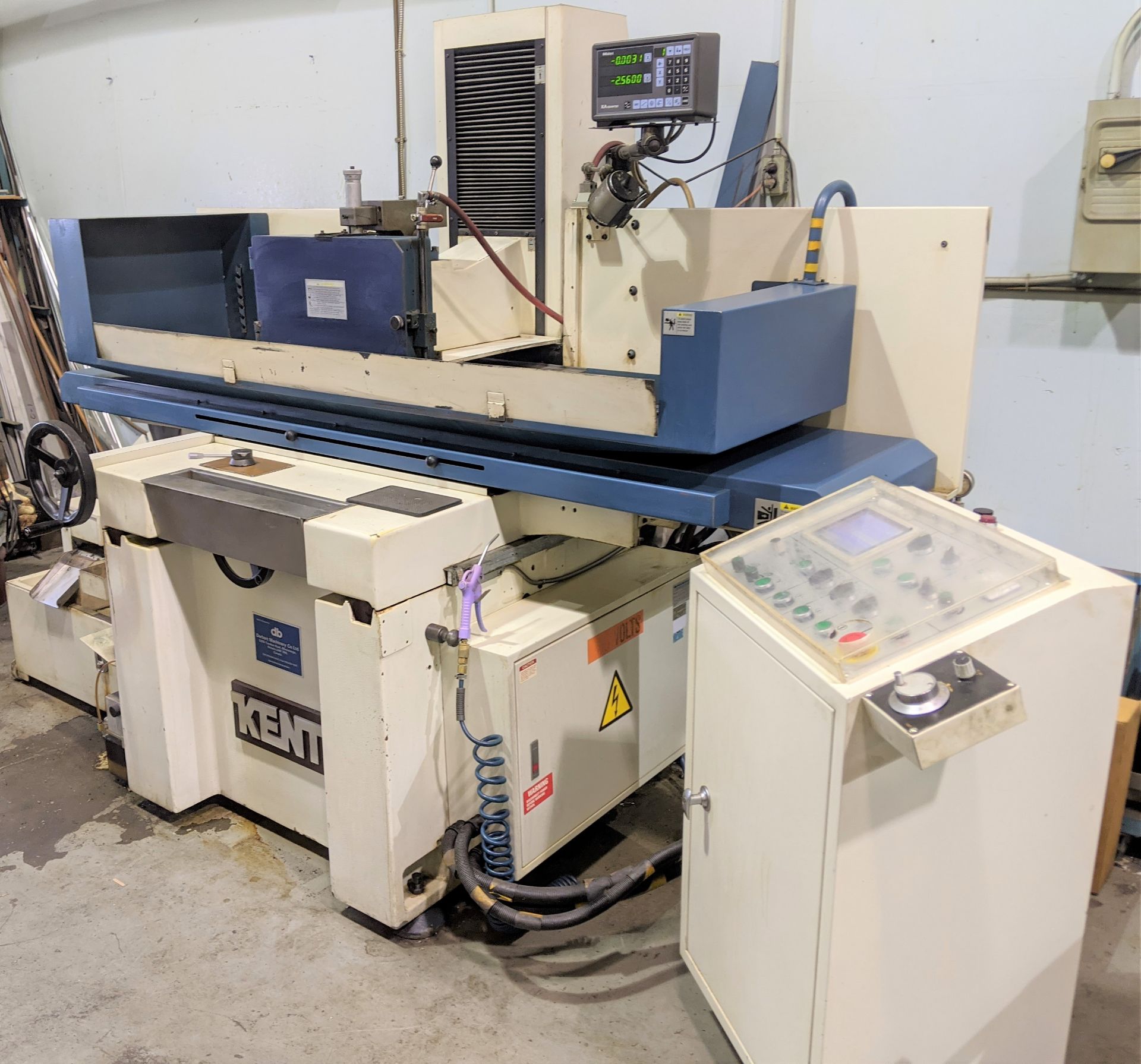 2003 KENT KGS-84MS1 SURFACE GRINDER, 16” X 32” MAGNETIC SURFACE PLATE, MITUTOYO DRO, DIGITAL - Image 4 of 15