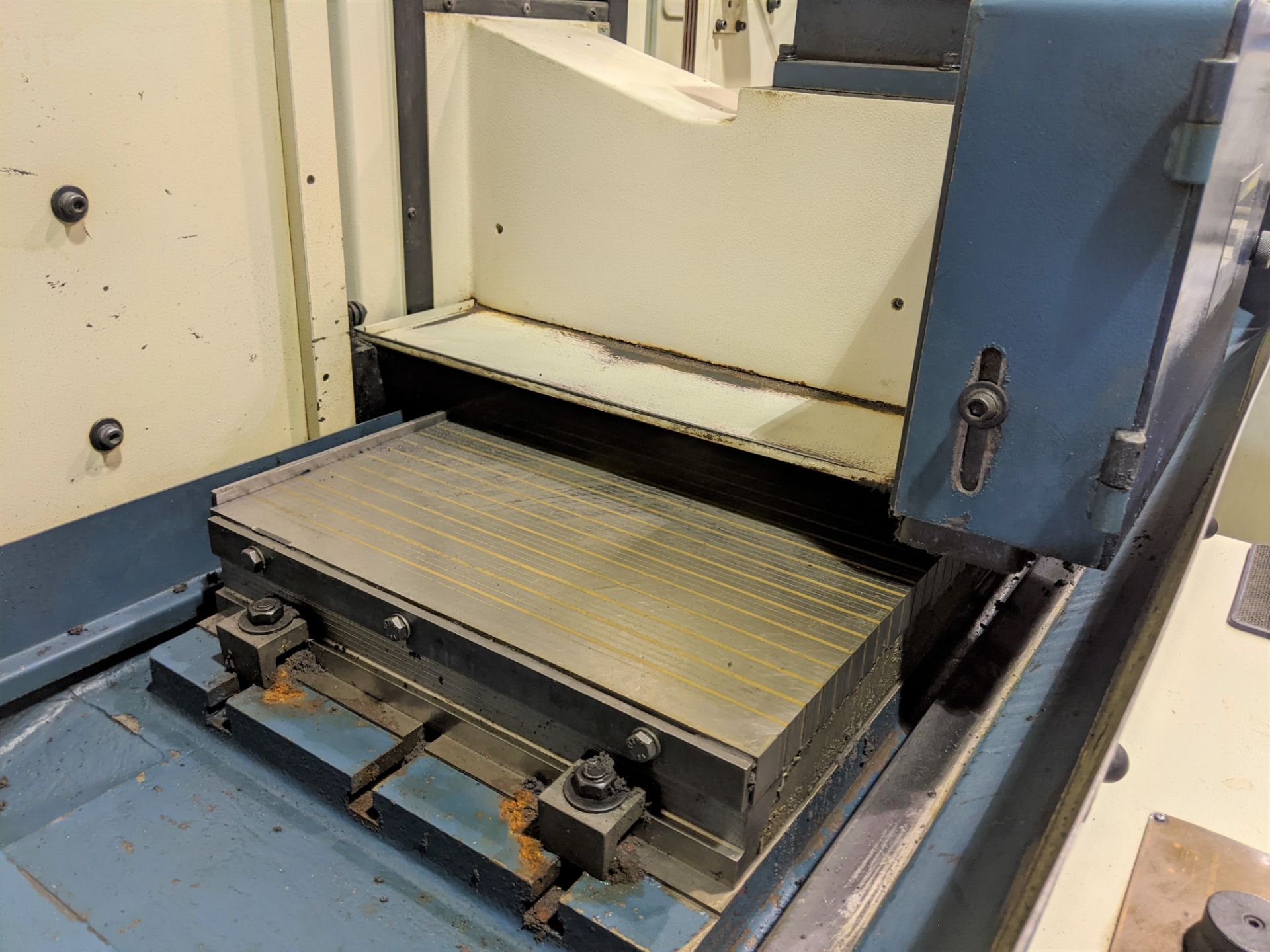 2003 KENT KGS-84MS1 SURFACE GRINDER, 16” X 32” MAGNETIC SURFACE PLATE, MITUTOYO DRO, DIGITAL - Image 13 of 15