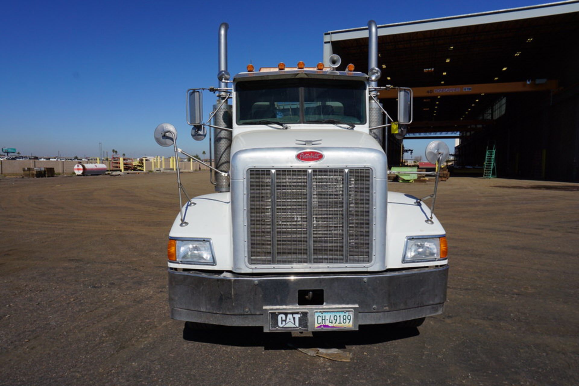 2000 PETERBILT TRUCK, C-12 CAT DIESEL ENGINE, 10-SPEED TRANSMISSION, MILES: 286,282, VIN: - Image 18 of 22