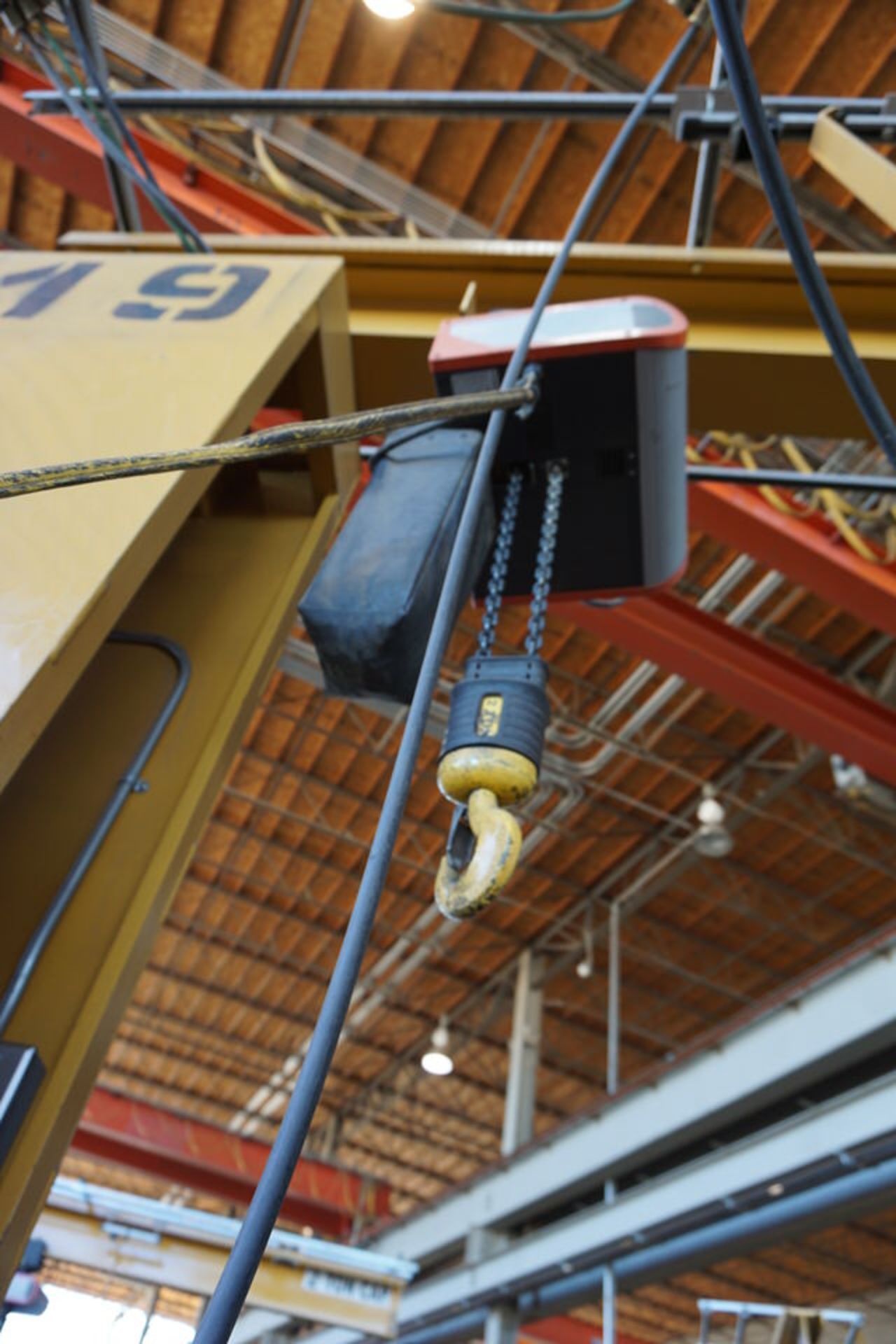 LINCOLN ELEC INVERTEC V350 PRO WIRE WELDER W/ LF74 WIRE FEEDER, KONE 2 TON CAP JIB CRANE & HOIST - Image 3 of 7