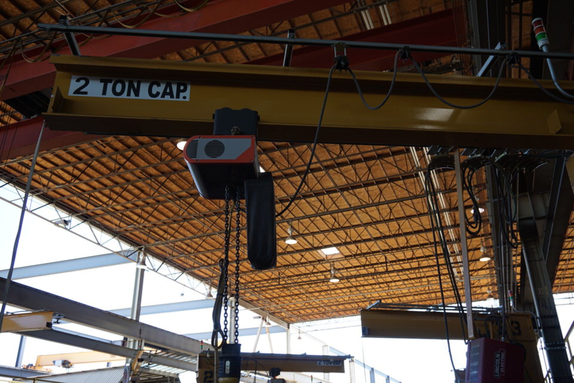 LINCOLN ELEC INVERTER V350 PRO WIRE WELDER W/ LF74 WIRE FEEDER, KONE JOB CRANE, 2 TON CAP W/ HOIST - Image 2 of 6