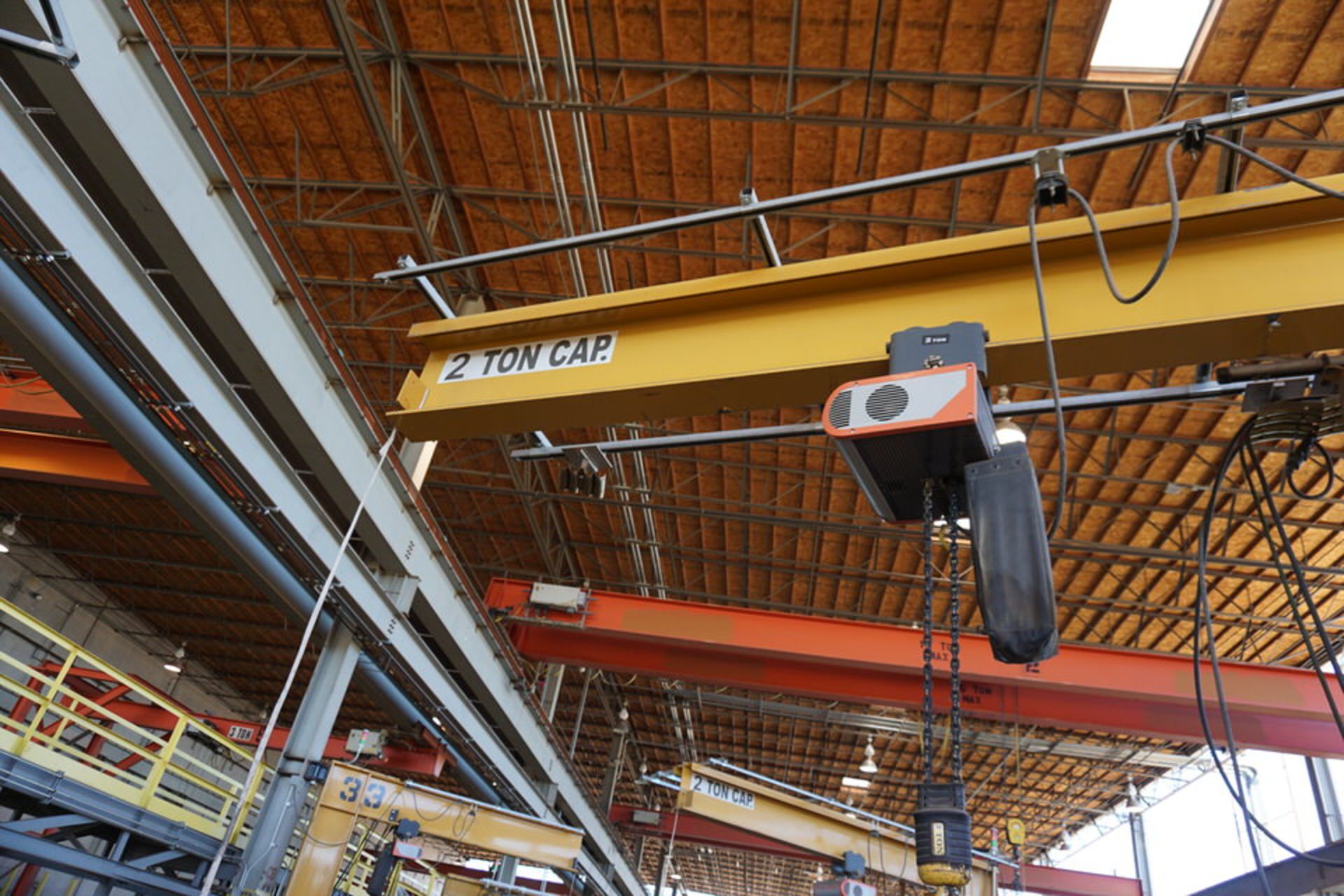 LINCOLN ELEC INVERTEC V350 PRO WIRE WELDER W/ LF74 WIRE FEEDER, KONE 2 TON CAP JIB CRANE & HOIST - Image 2 of 6